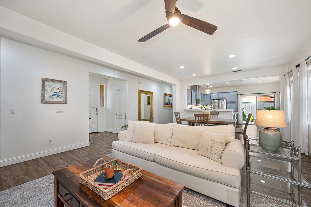 2113 Sterling Dr 22
