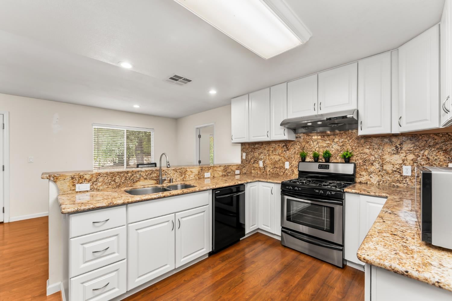 7717 Reno Lane