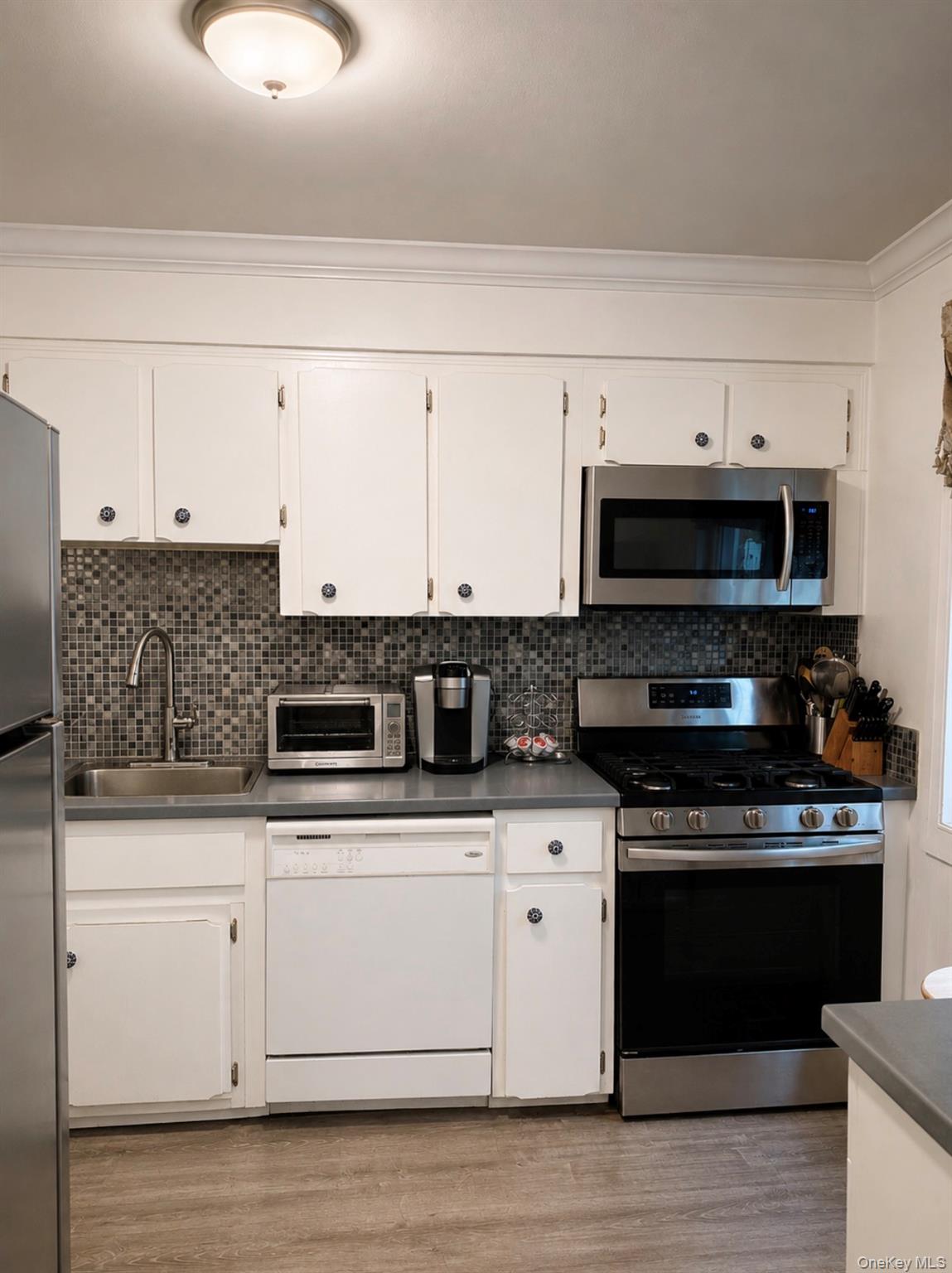 930 Merrick Rd Unit: 5