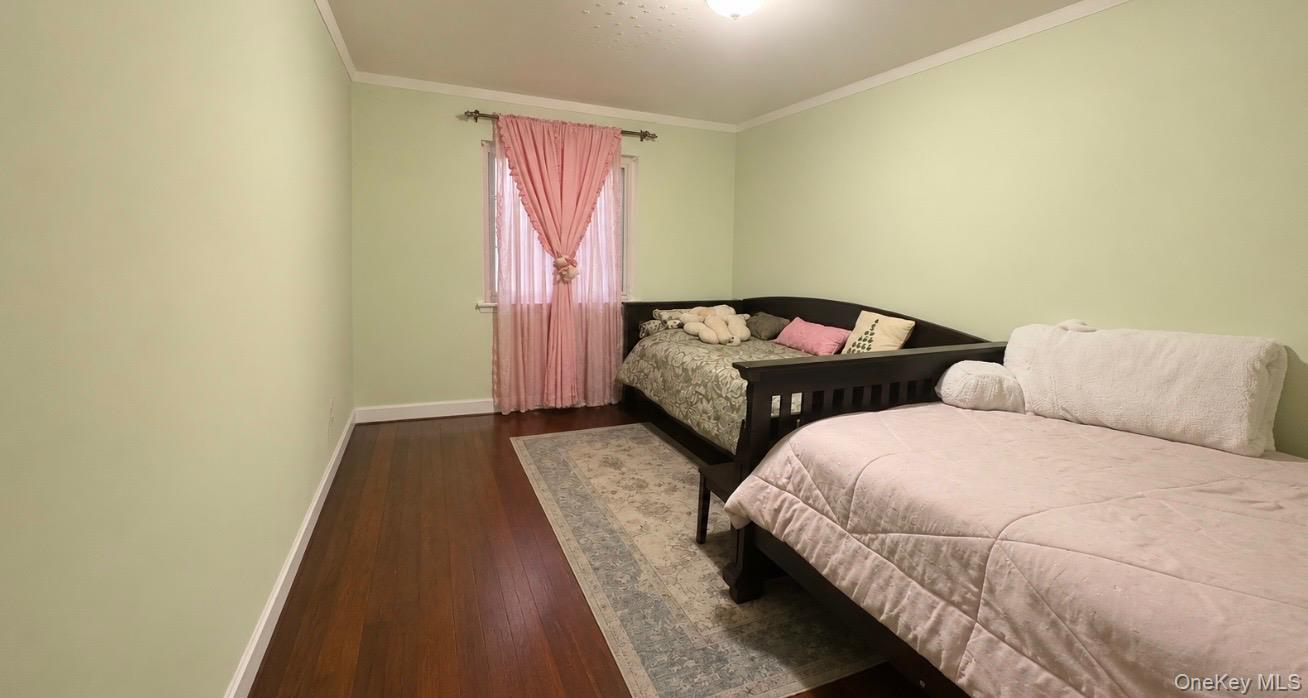 930 Merrick Rd Unit: 5