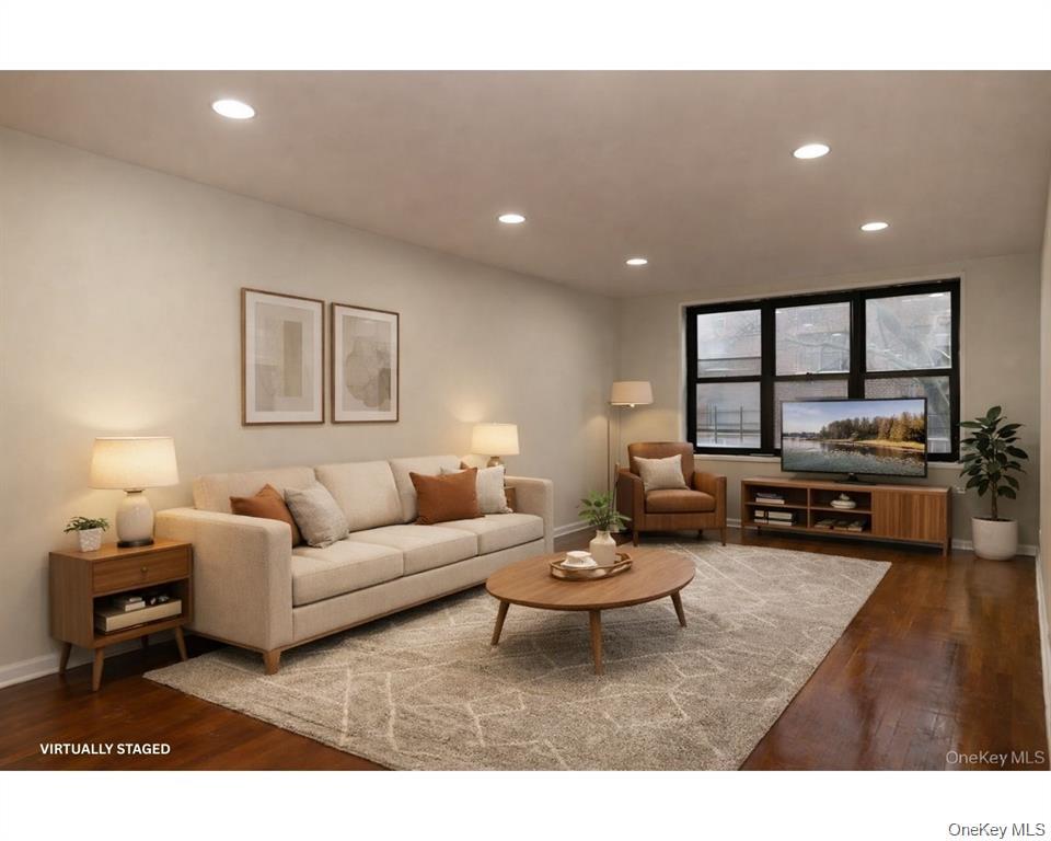 1275 E 51st Street Unit: 3Y