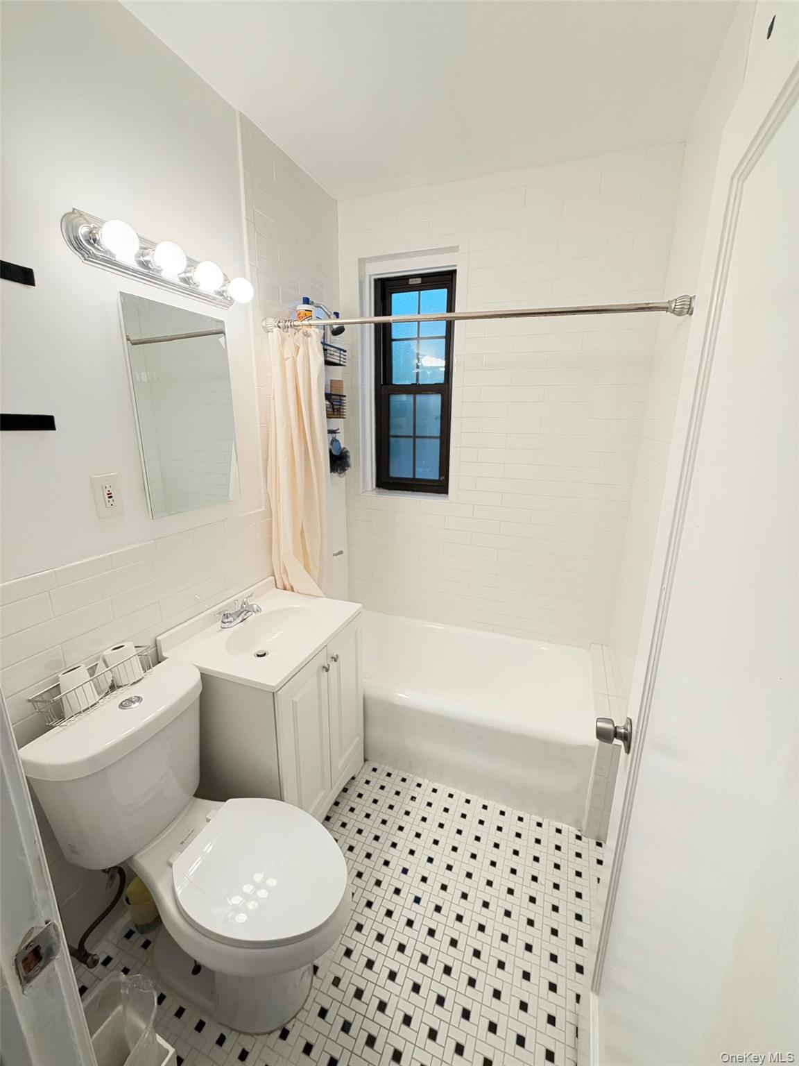 840 Bronx River Road Unit: 4a