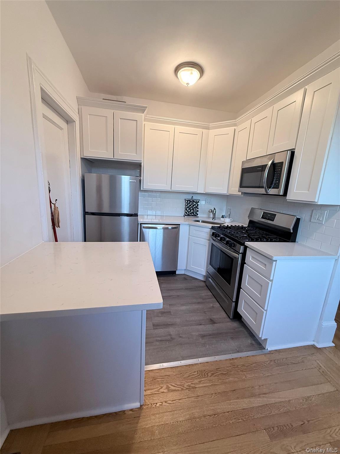 840 Bronx River Road Unit: 4a