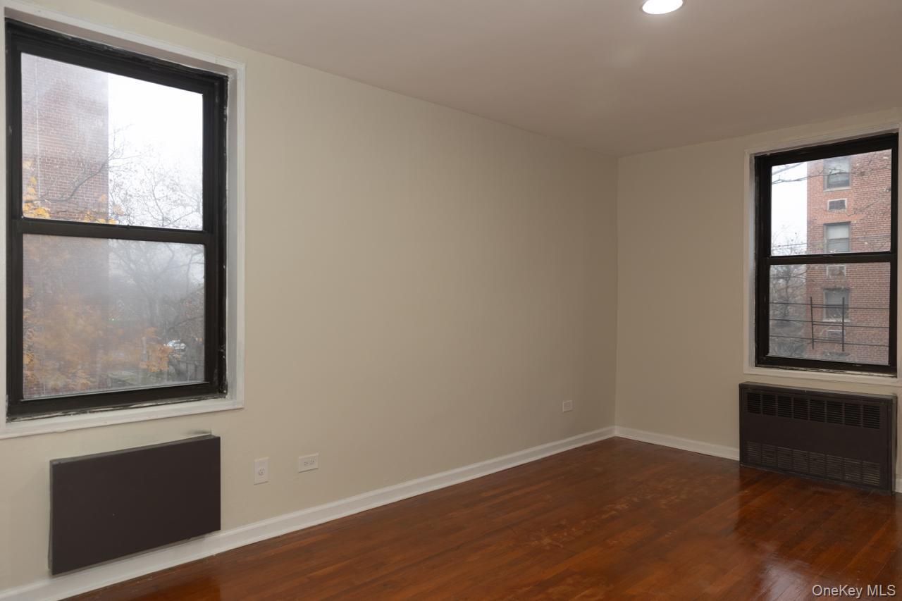 1275 E 51st Street Unit: 3Y