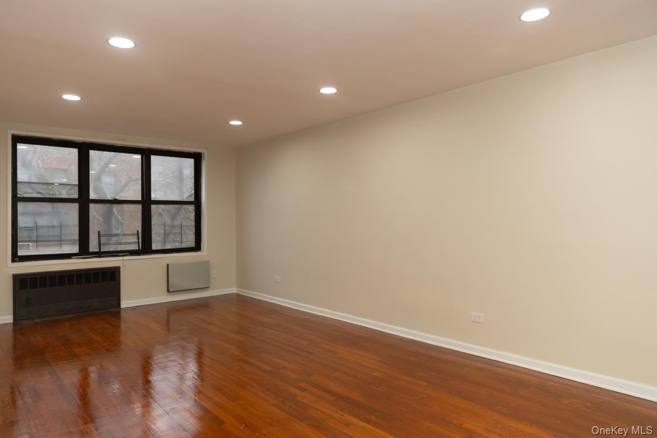 1275 E 51st Street Unit: 3Y