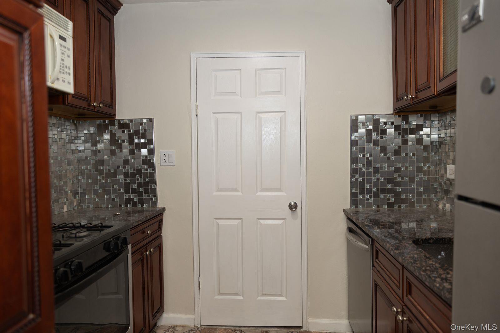 1275 E 51st Street Unit: 3Y