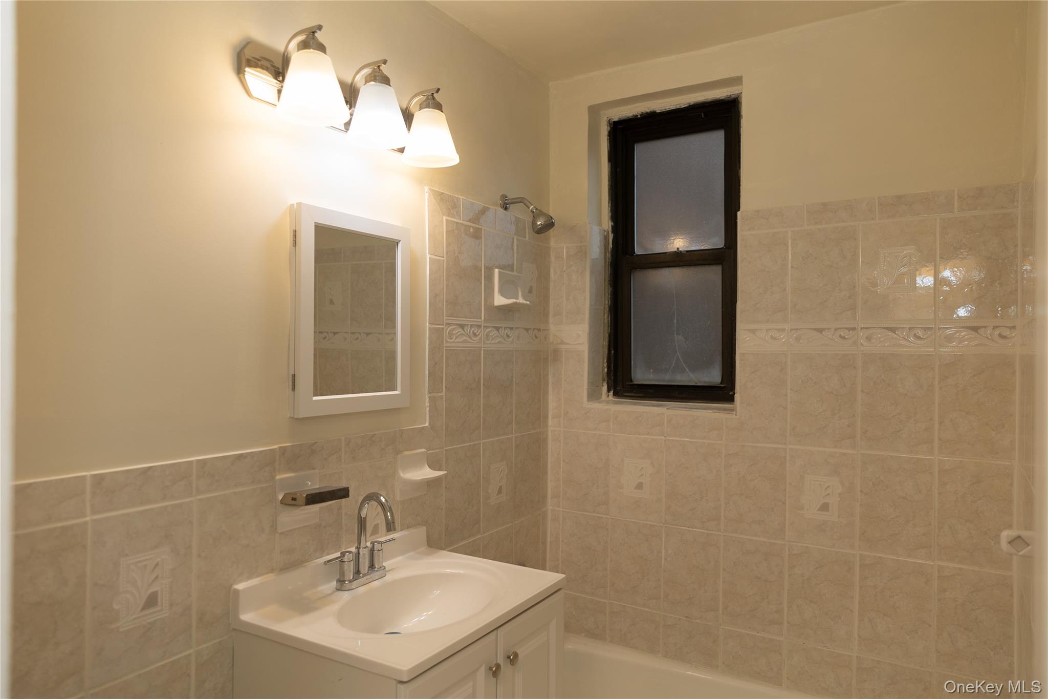 1275 E 51 Street Unit: 3Y