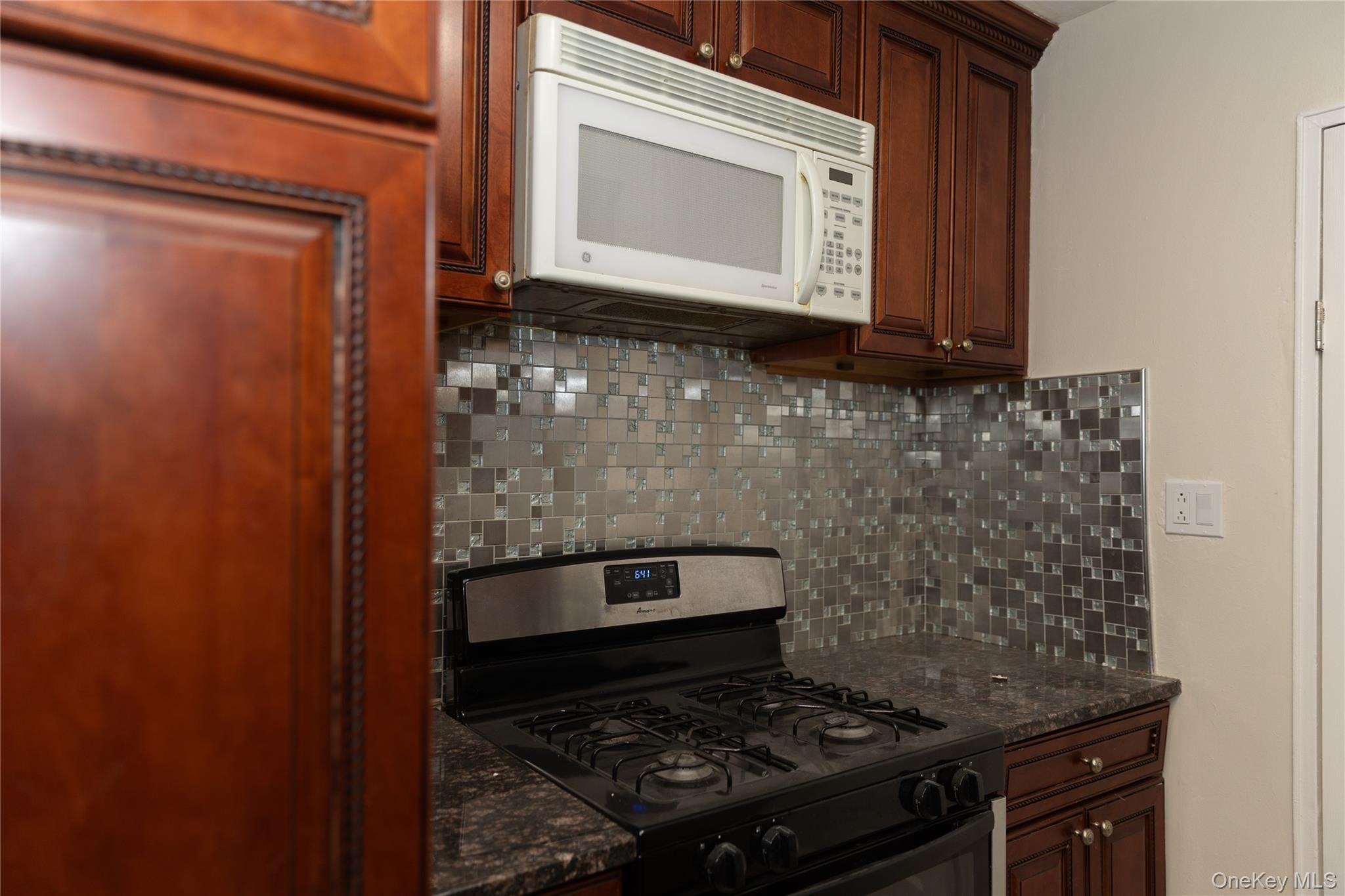 1275 E 51st Street Unit: 3Y