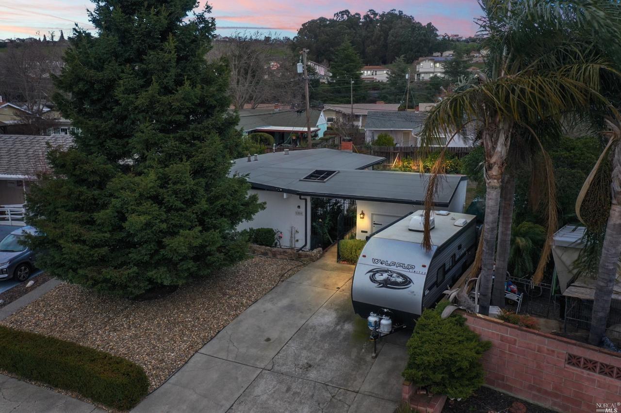 106 Maywood Dr