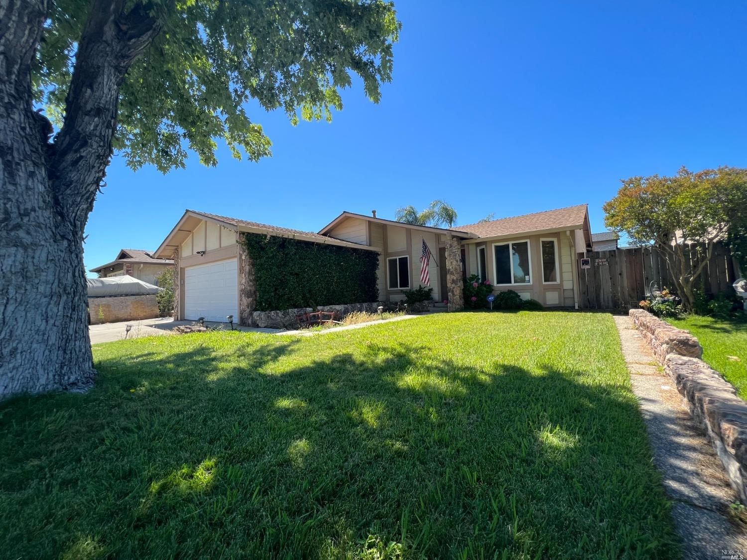 1499 Ashwood Dr
