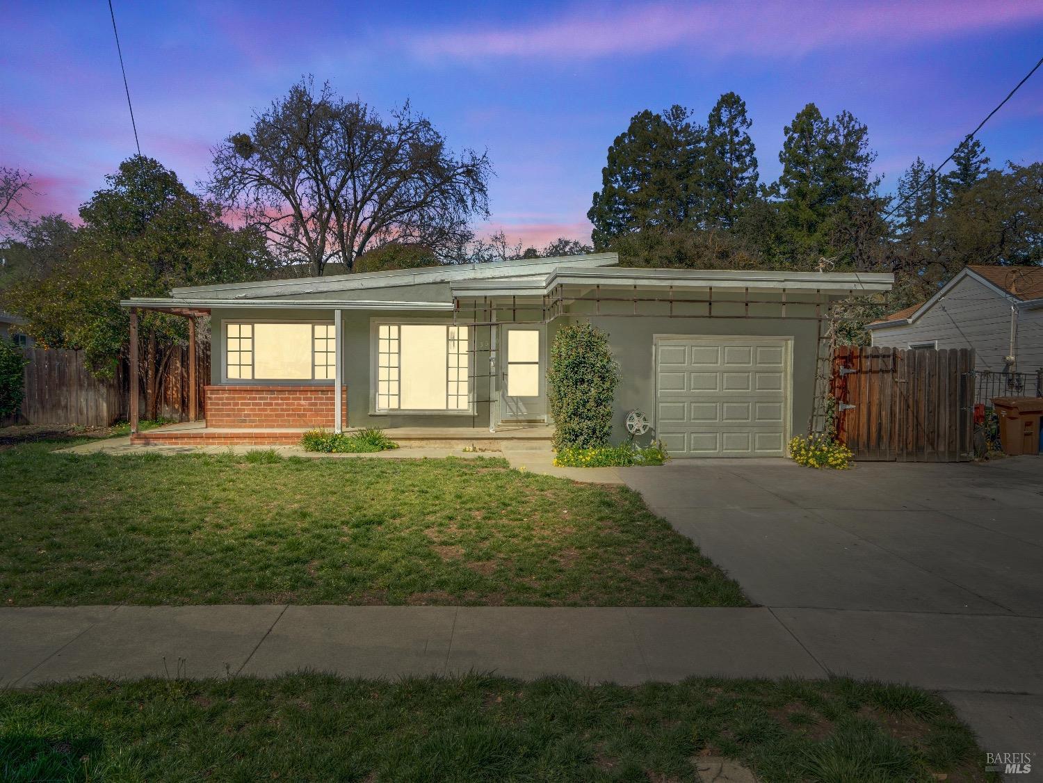 3510 Brookside Dr