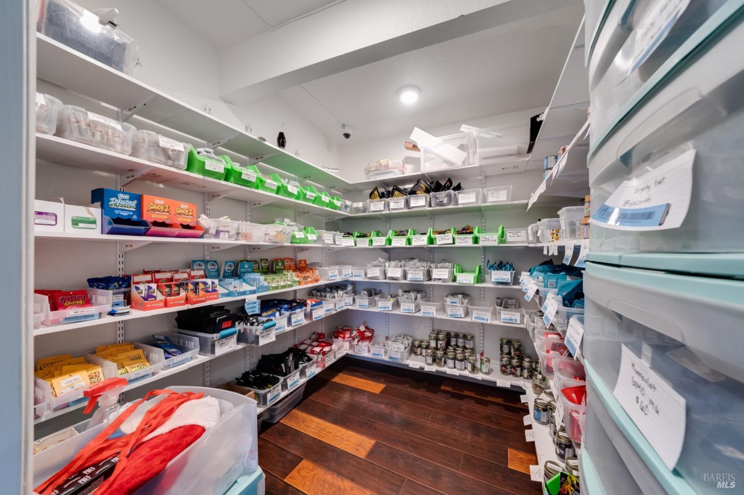 1966-1966 Broadway St