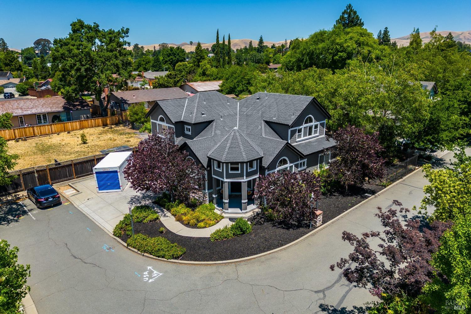 3861 La Vista Ct