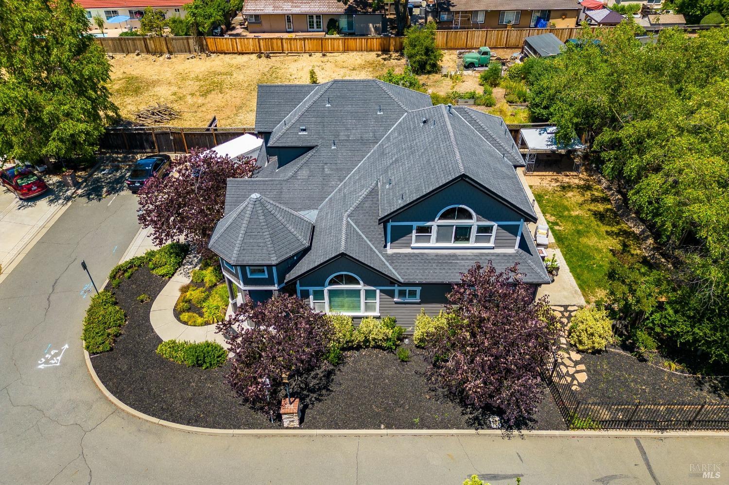 3861 La Vista Ct