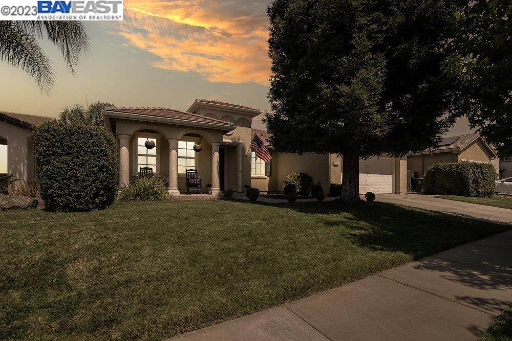 1693 Churchill Way