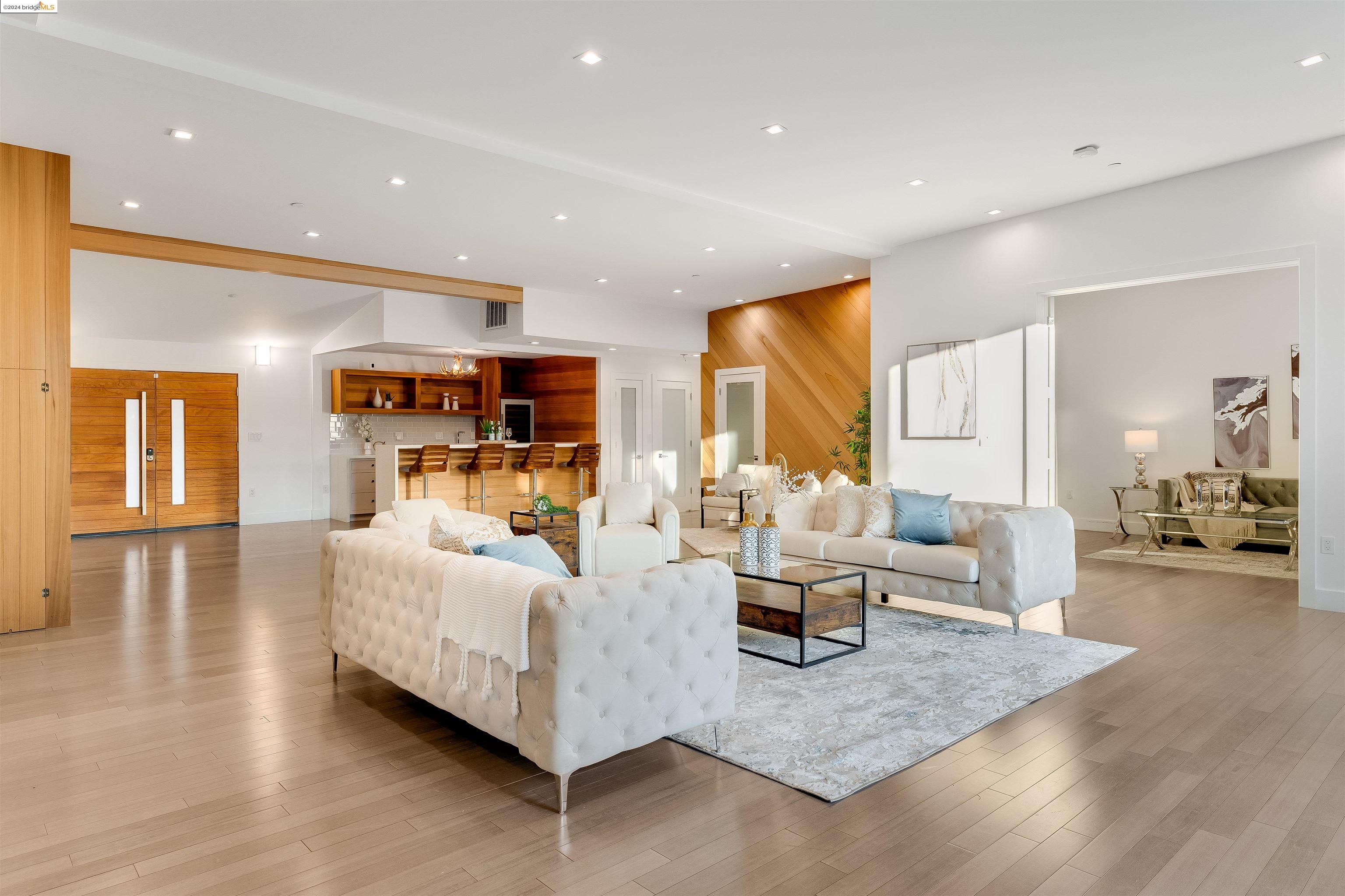 2591 Buena Vista Ave