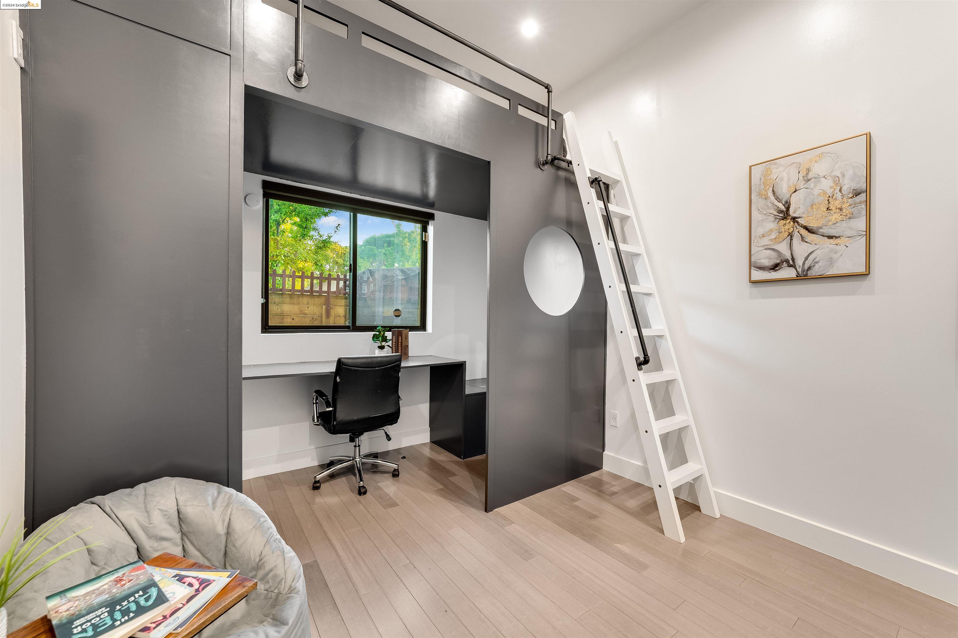 2591 Buena Vista Ave