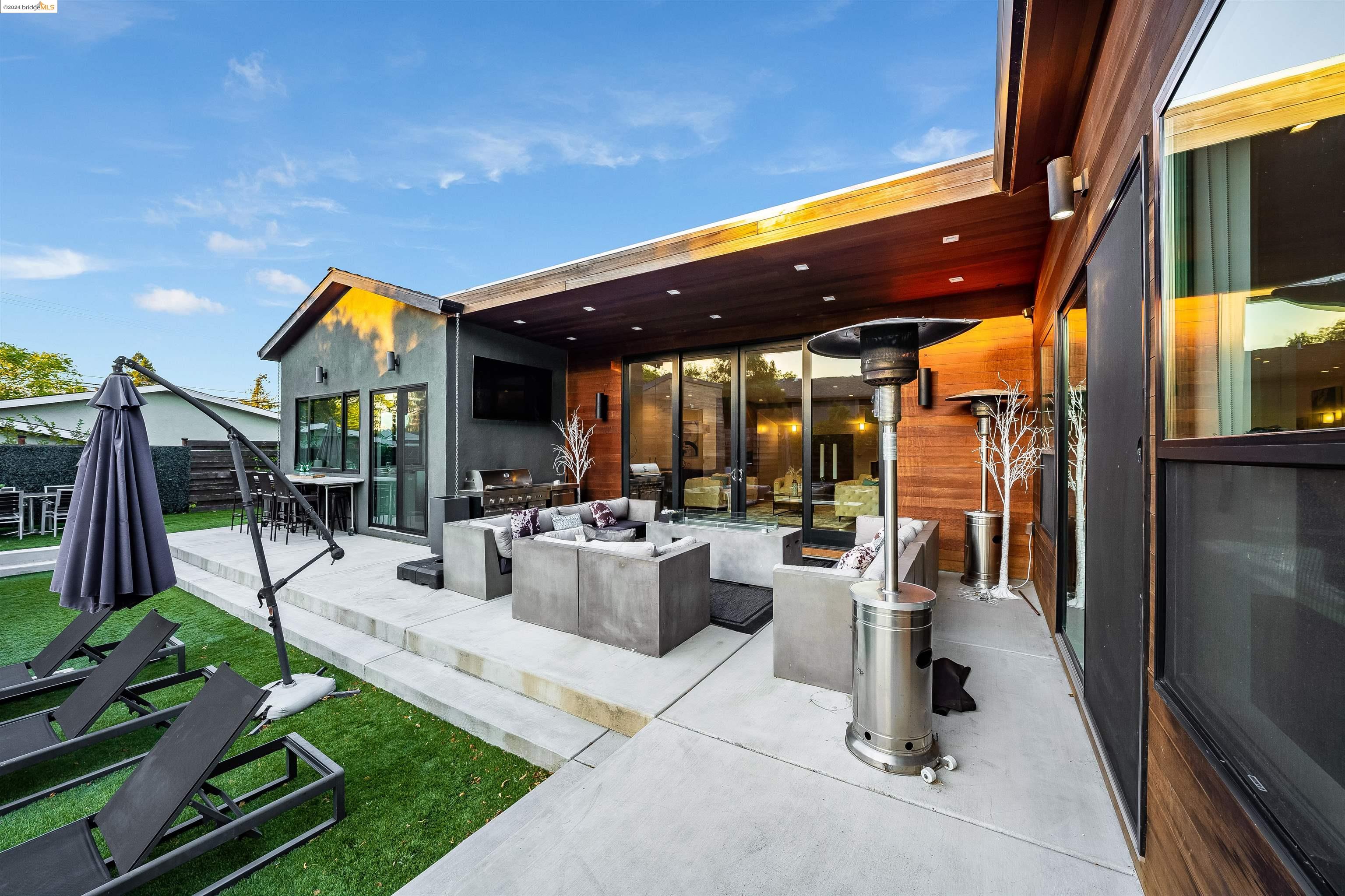 2591 Buena Vista Ave