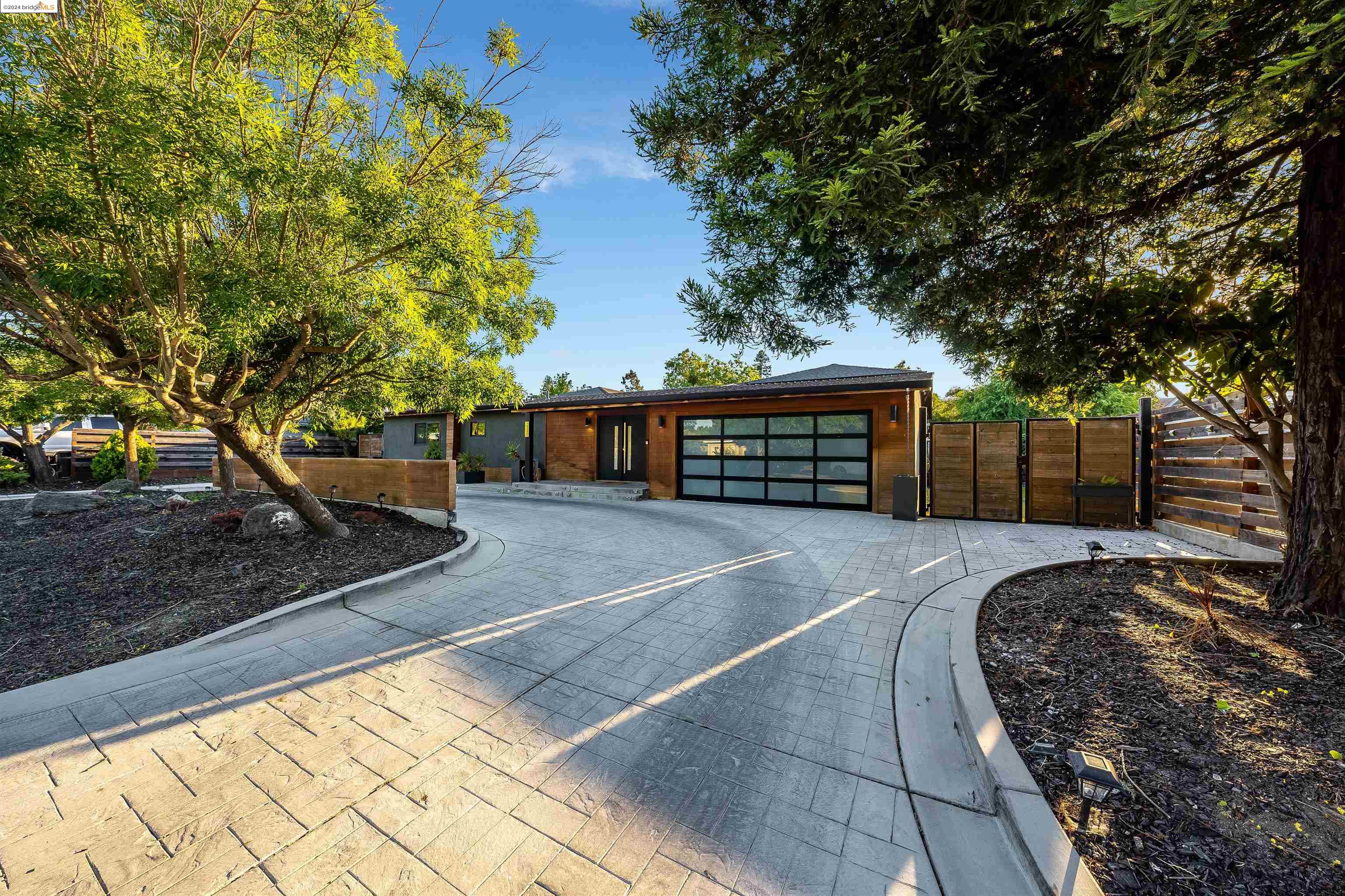 2591 Buena Vista Ave