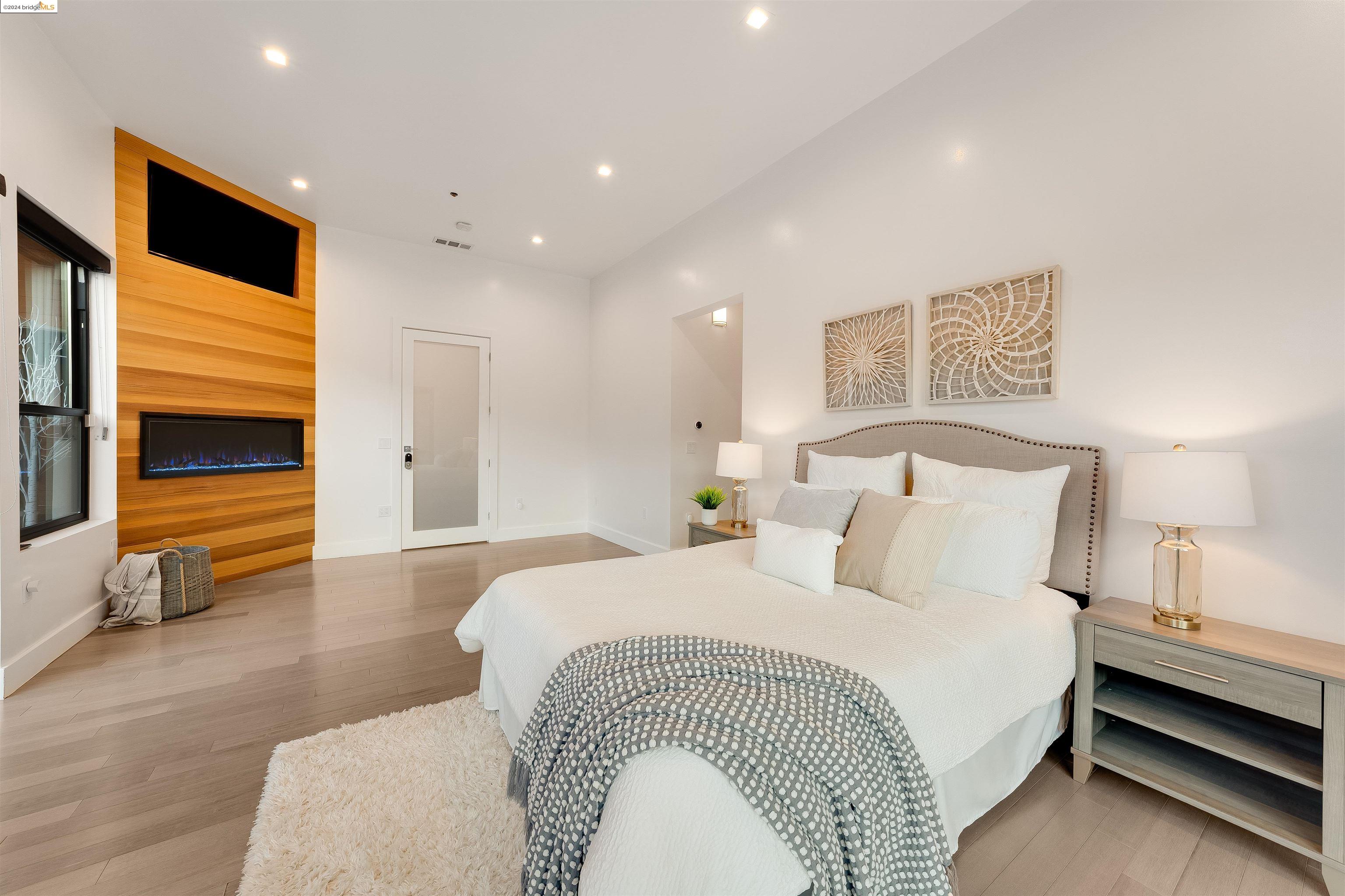 2591 Buena Vista Ave