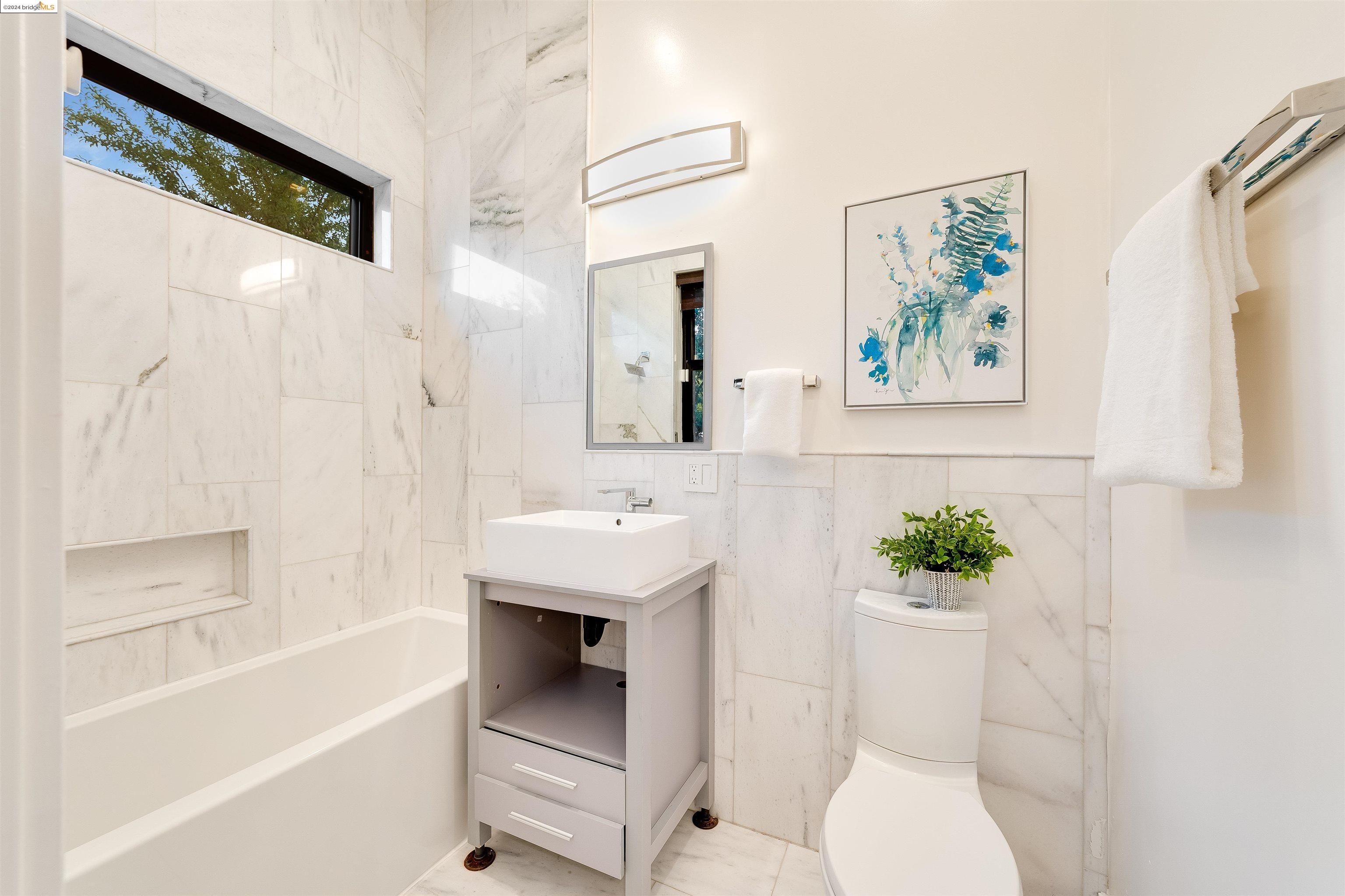 2591 Buena Vista Ave