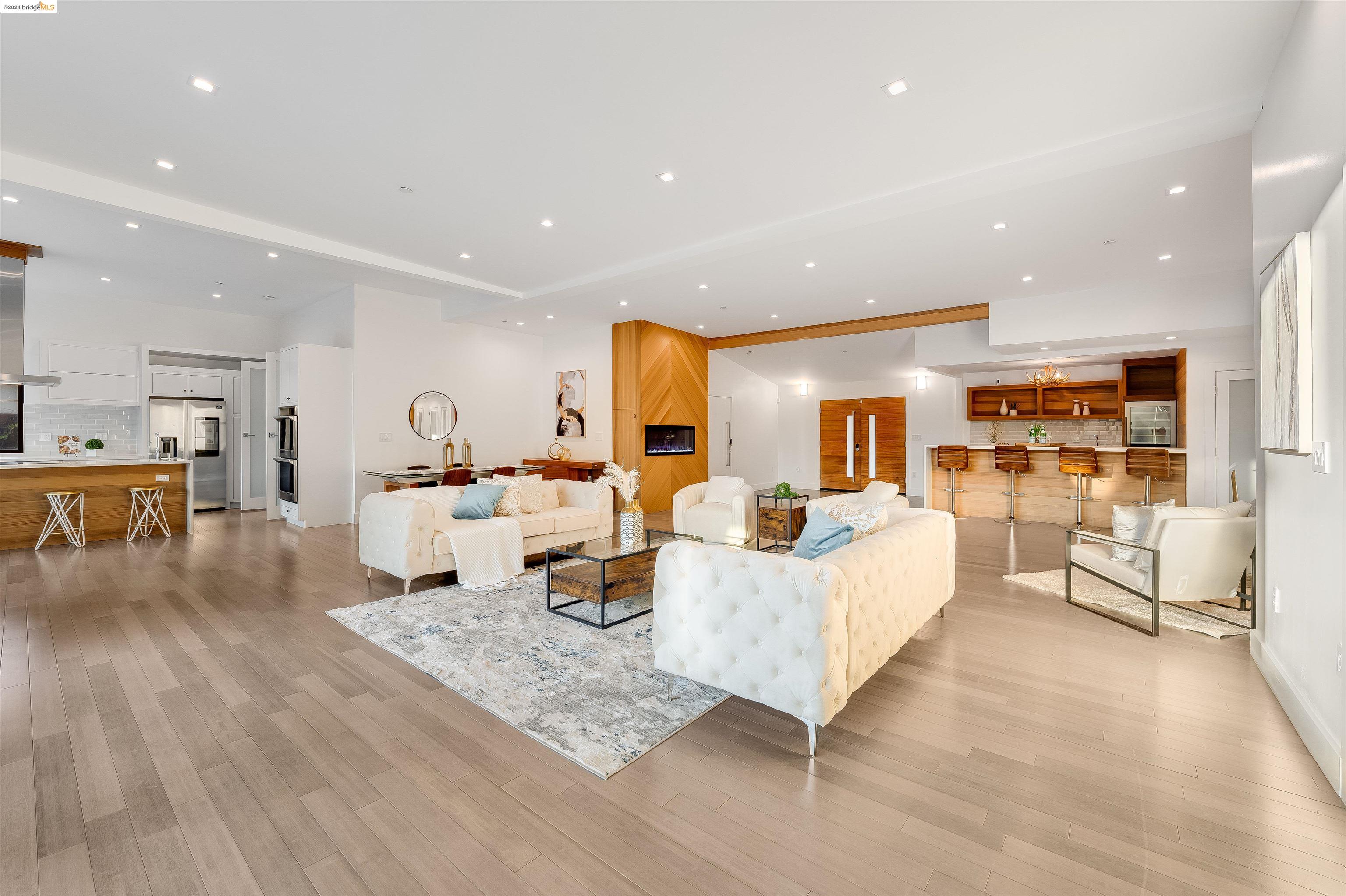 2591 Buena Vista Ave