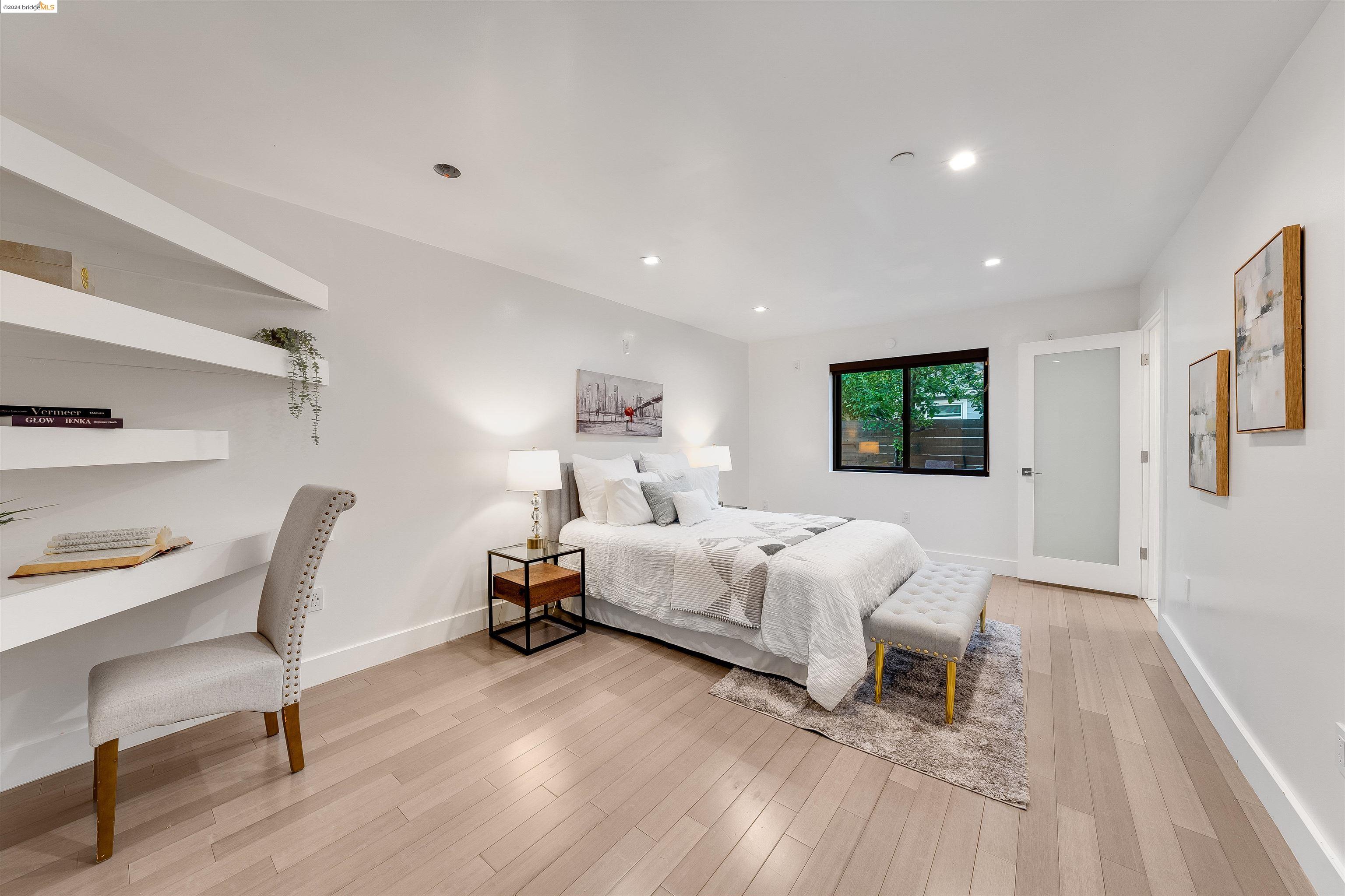 2591 Buena Vista Ave