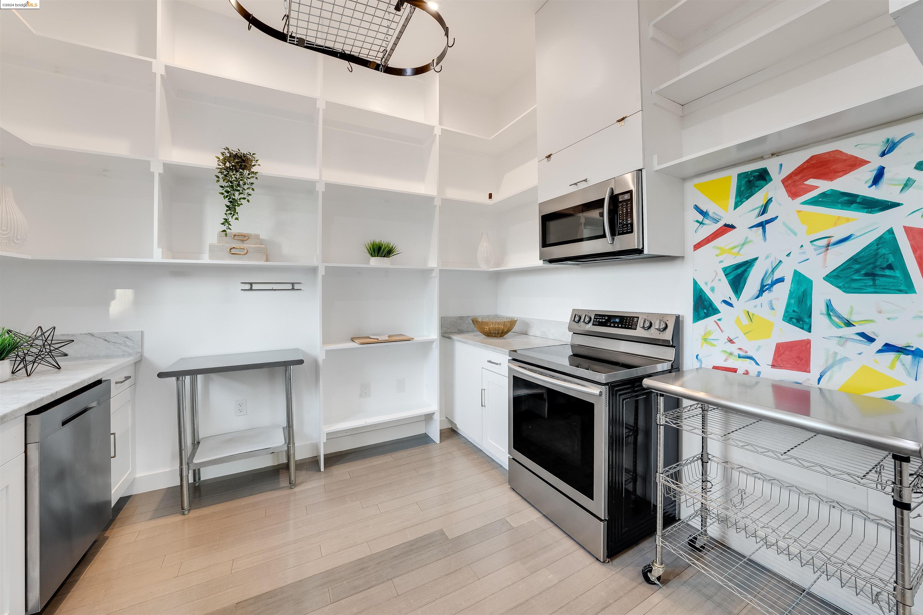 2591 Buena Vista Ave