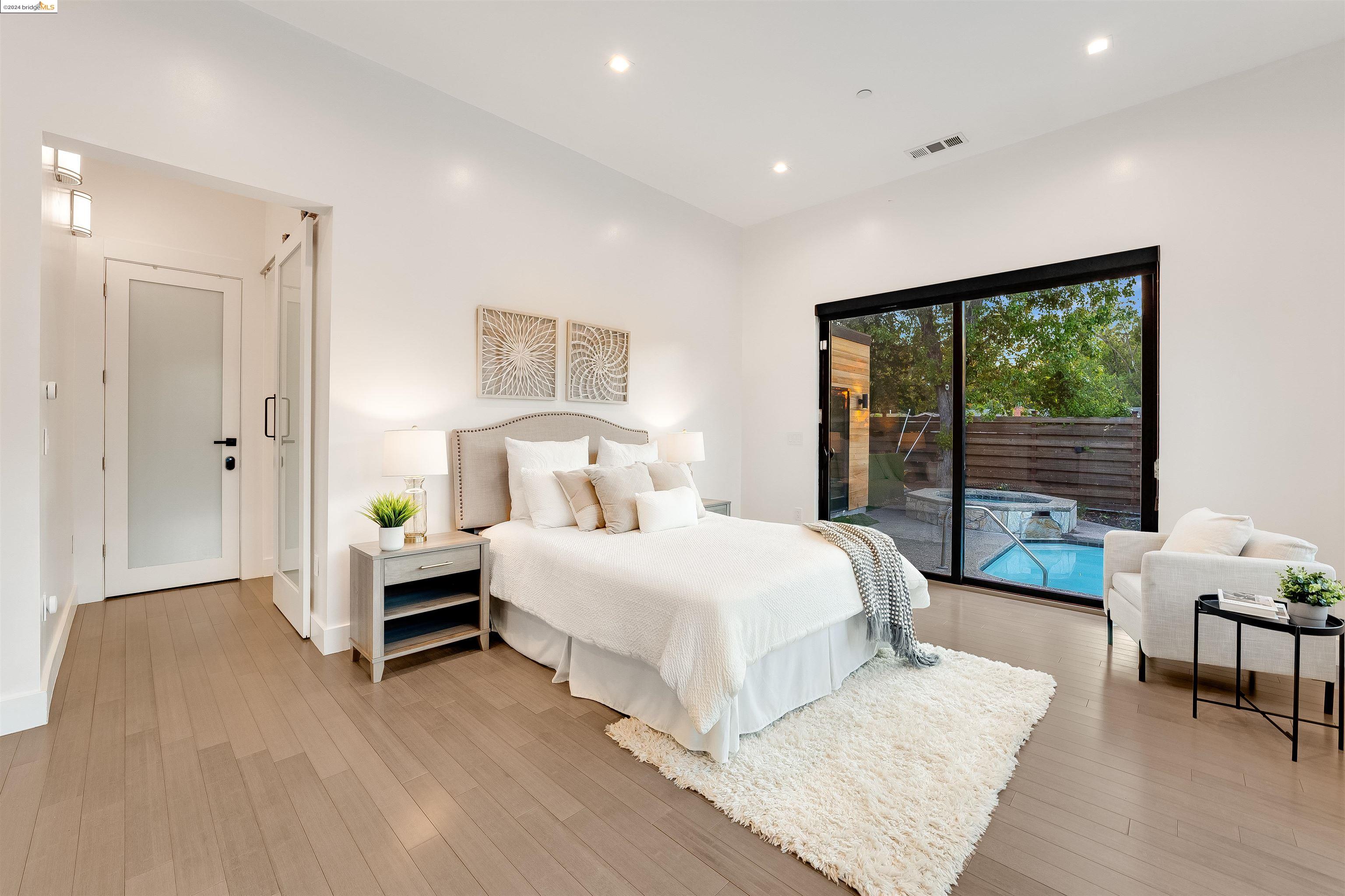 2591 Buena Vista Ave