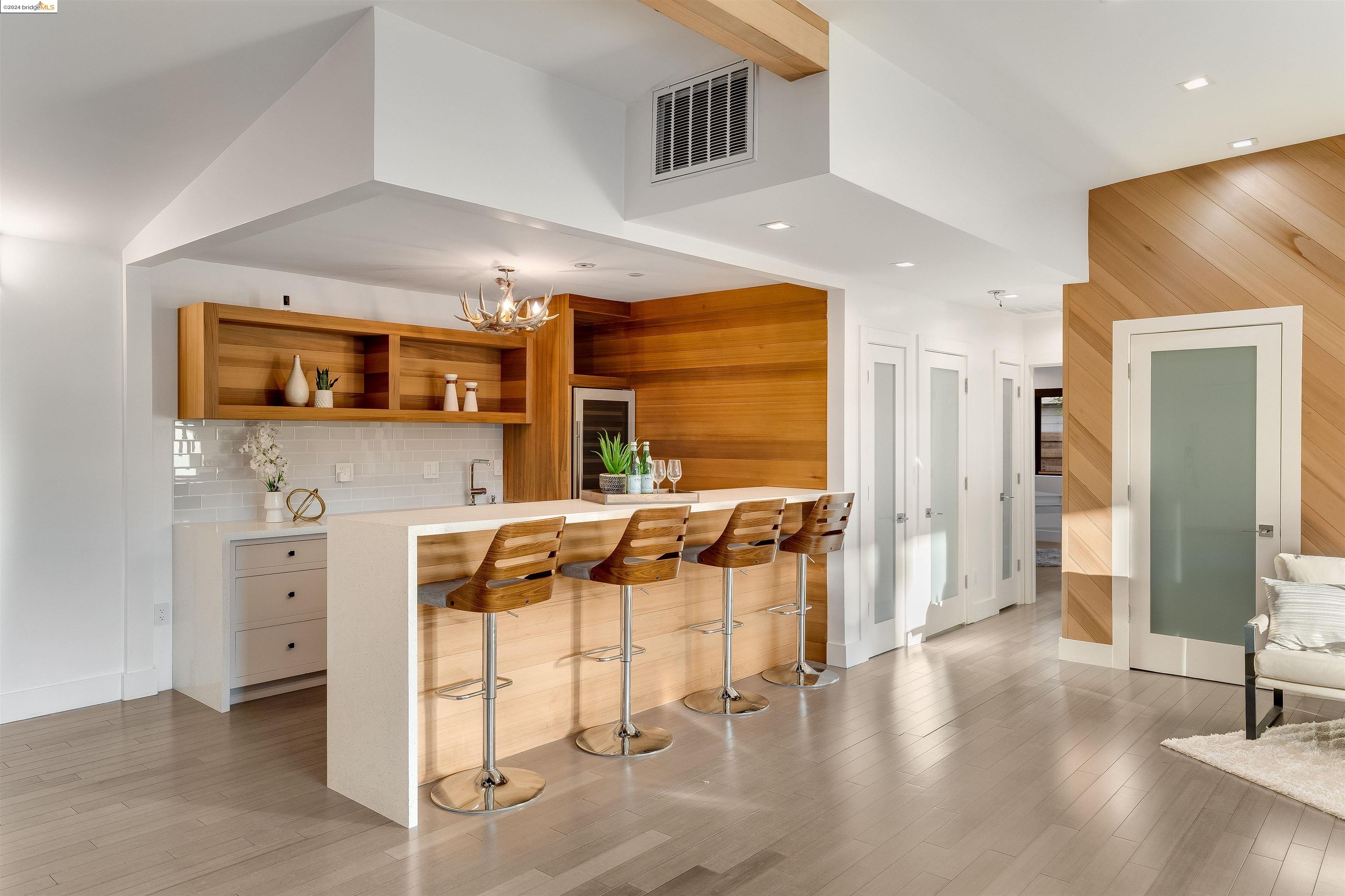 2591 Buena Vista Ave