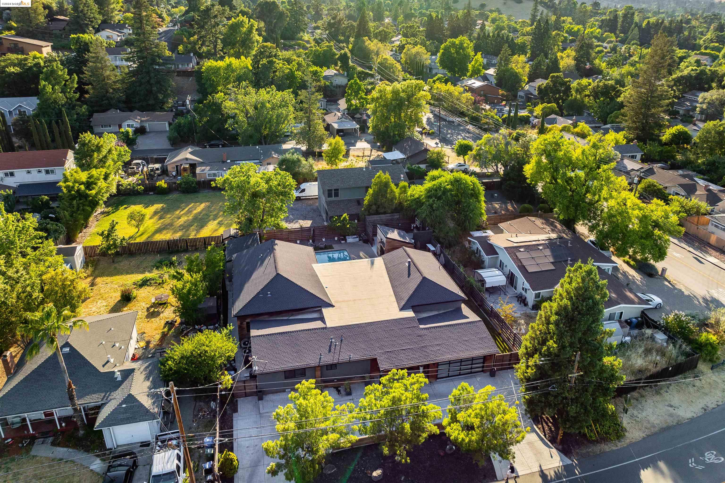 2591 Buena Vista Ave