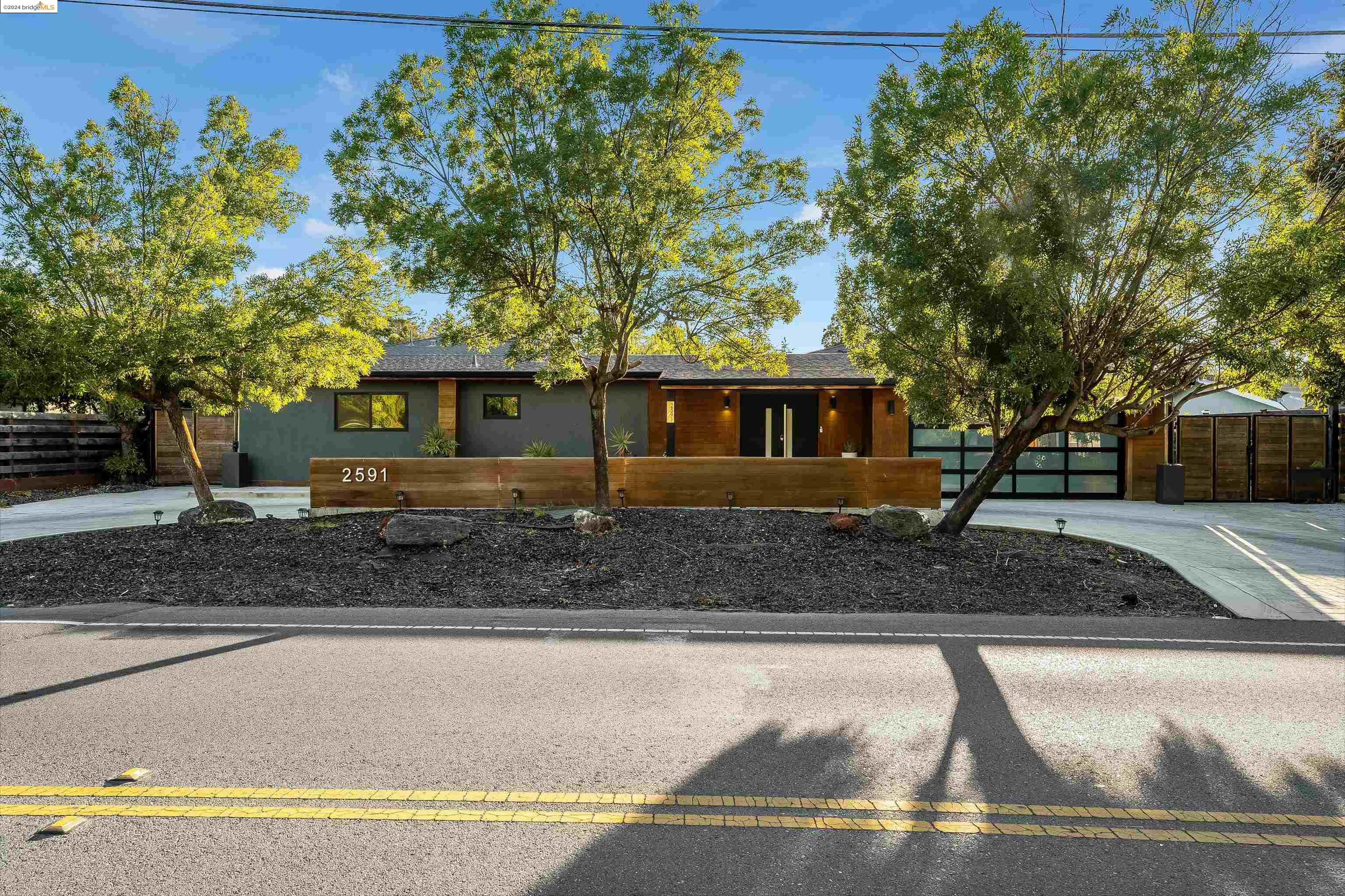 2591 Buena Vista Ave