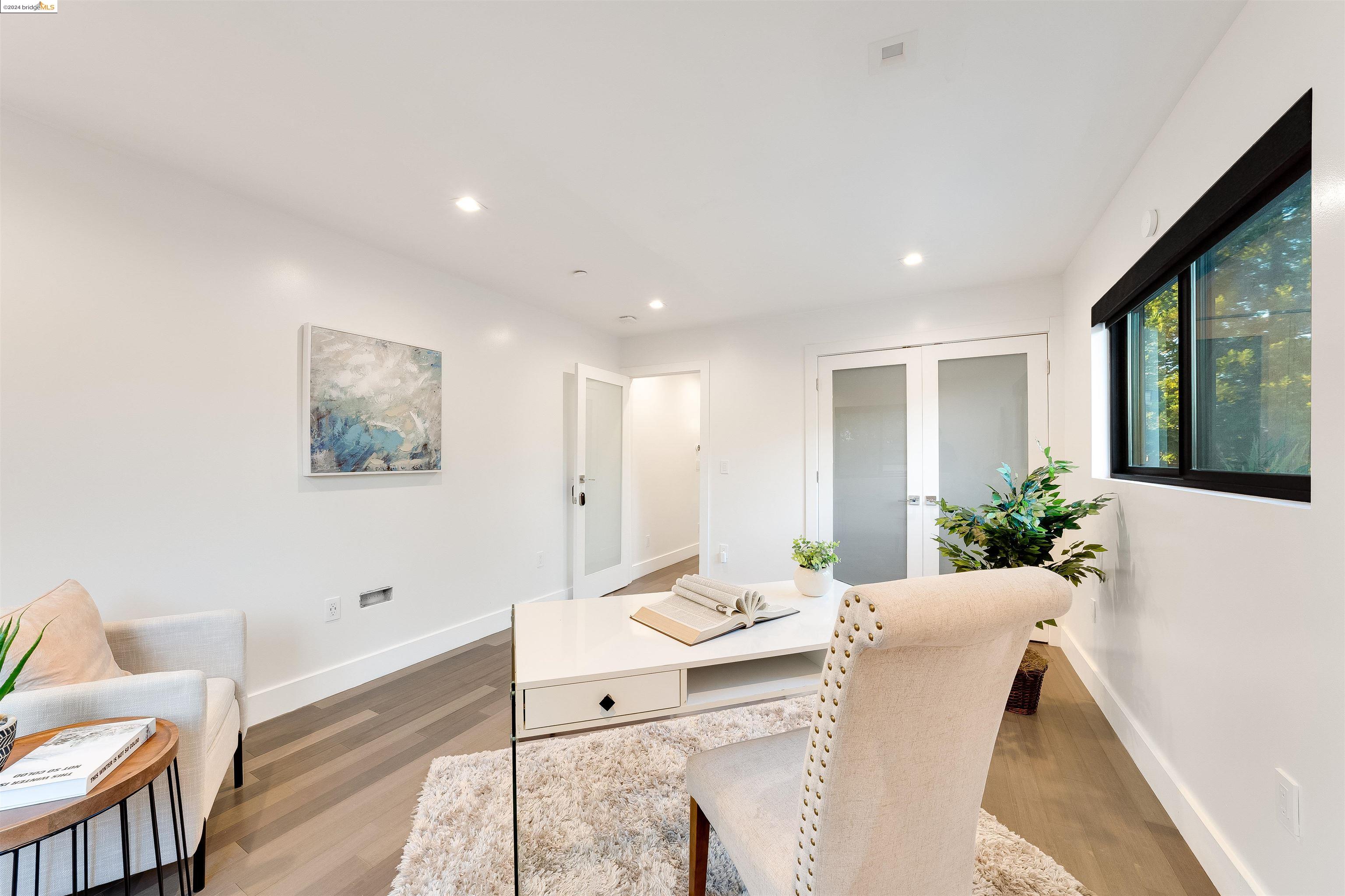 2591 Buena Vista Ave