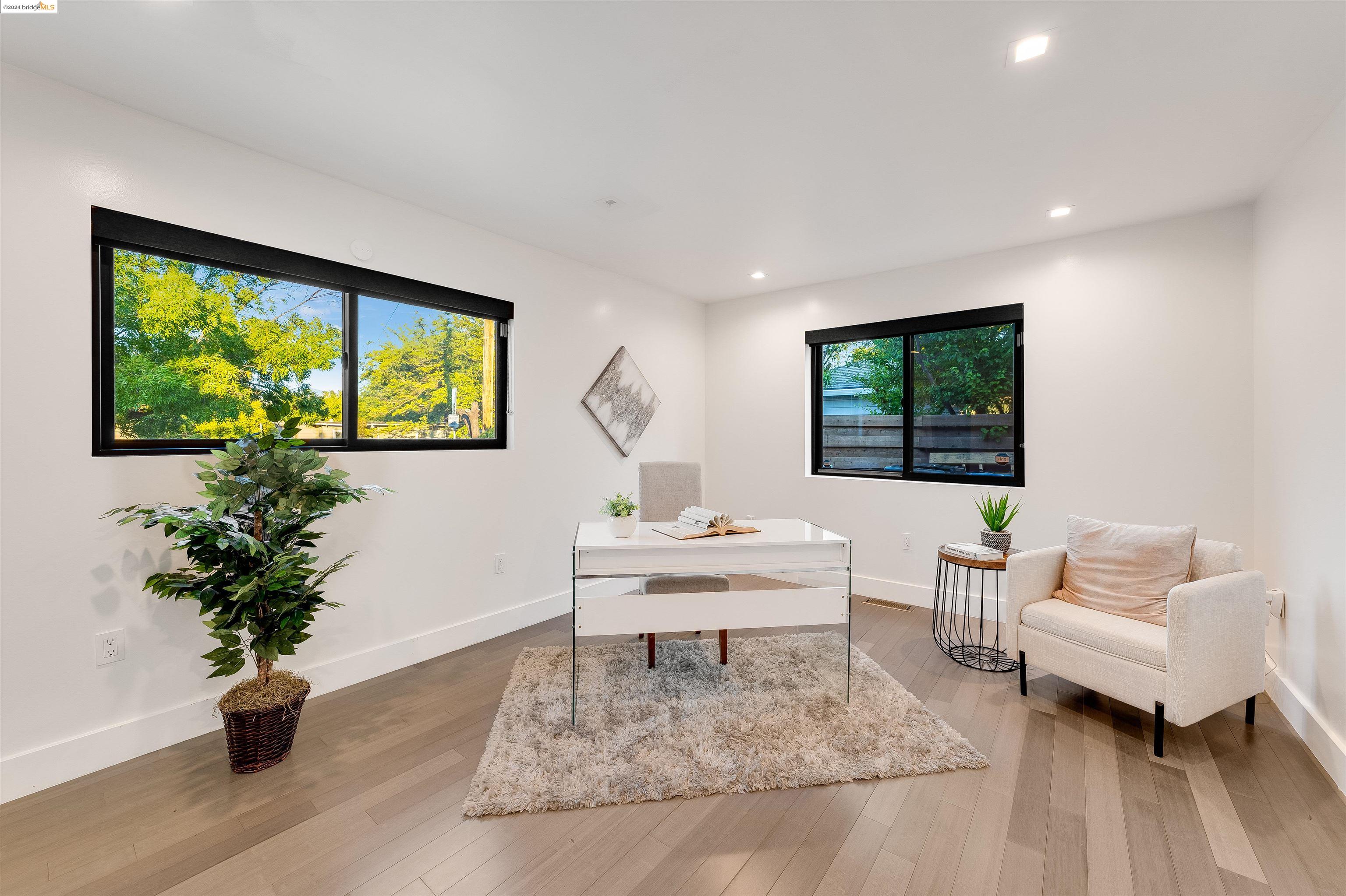 2591 Buena Vista Ave