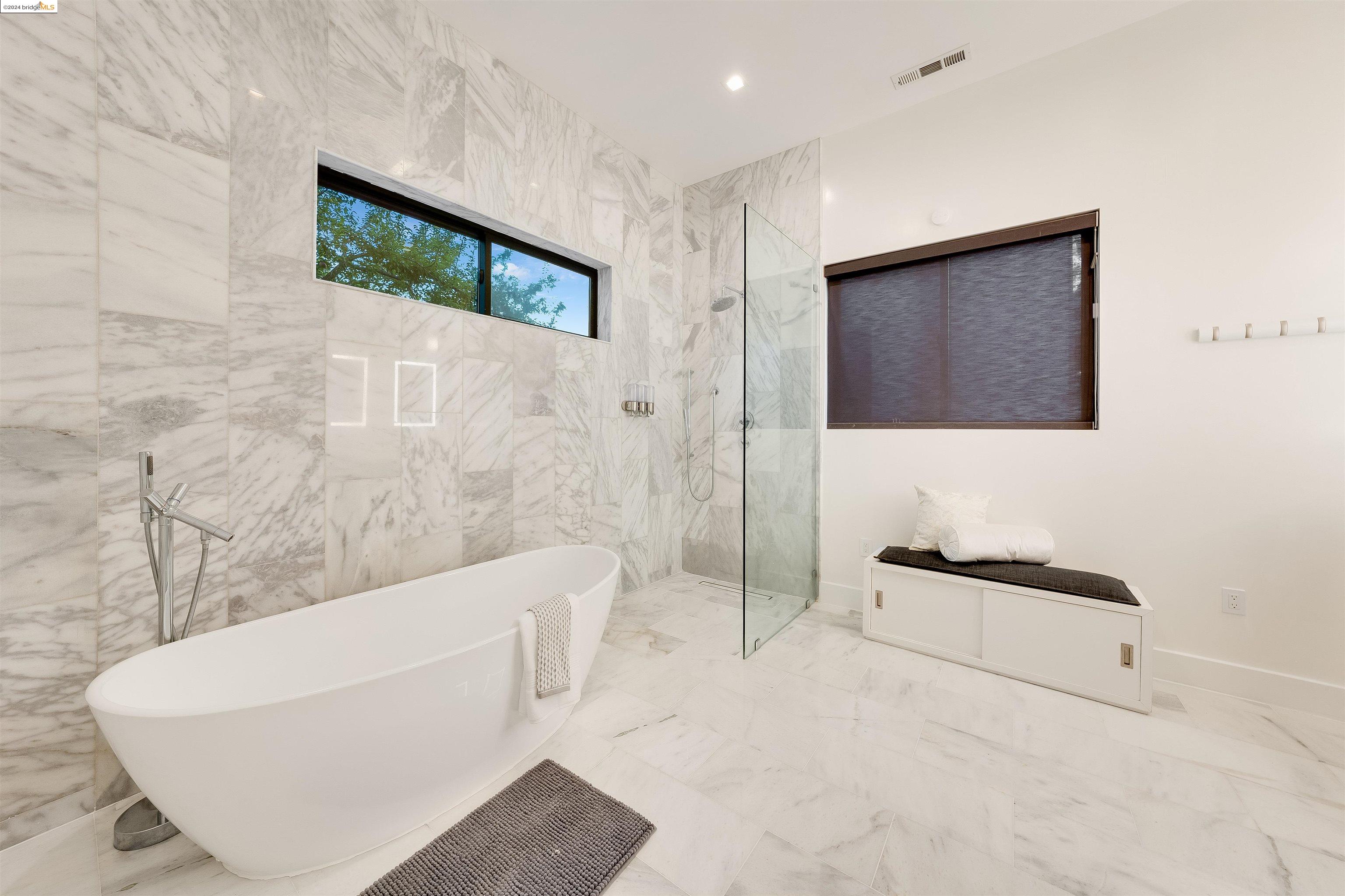 2591 Buena Vista Ave