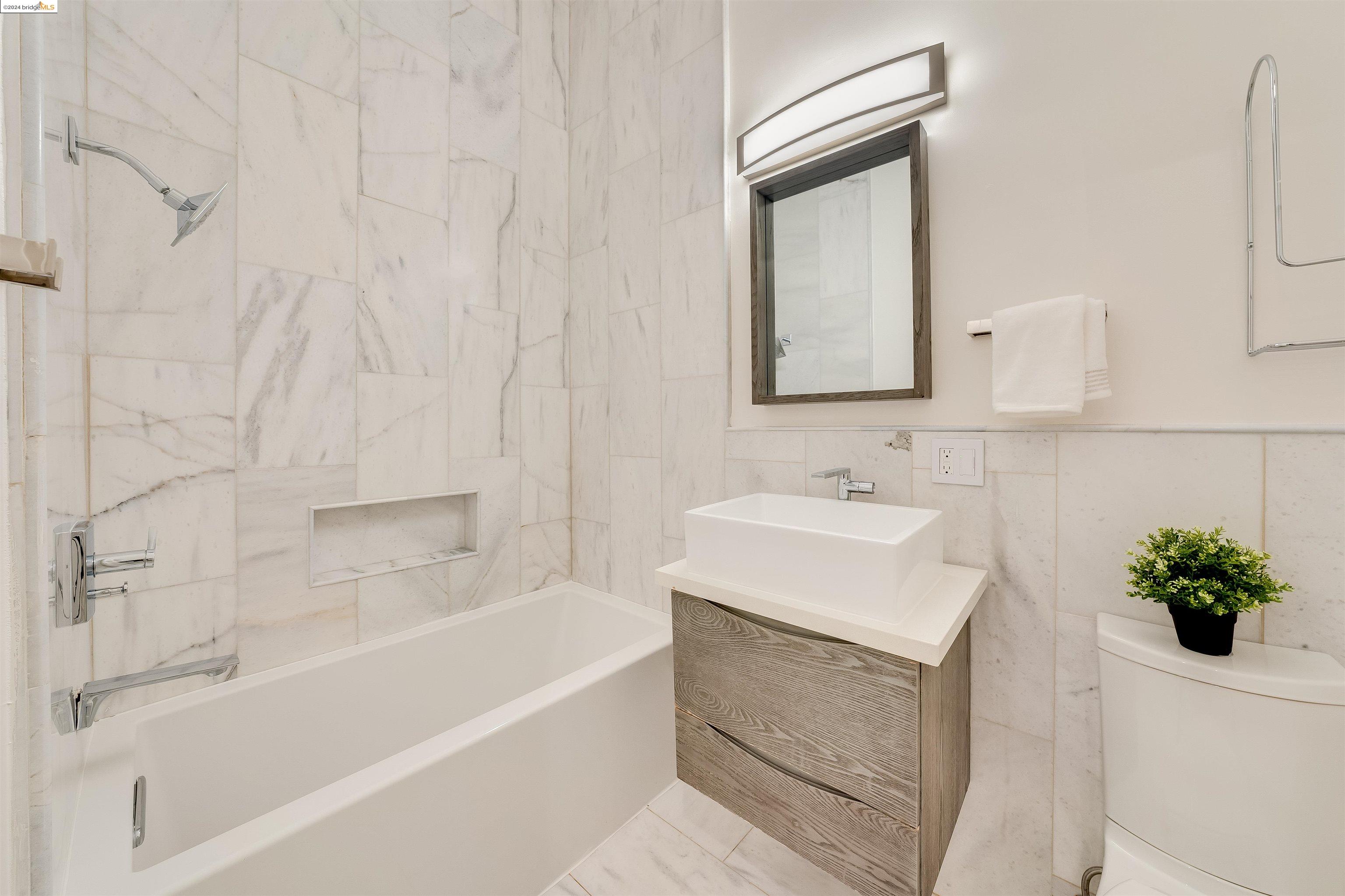 2591 Buena Vista Ave