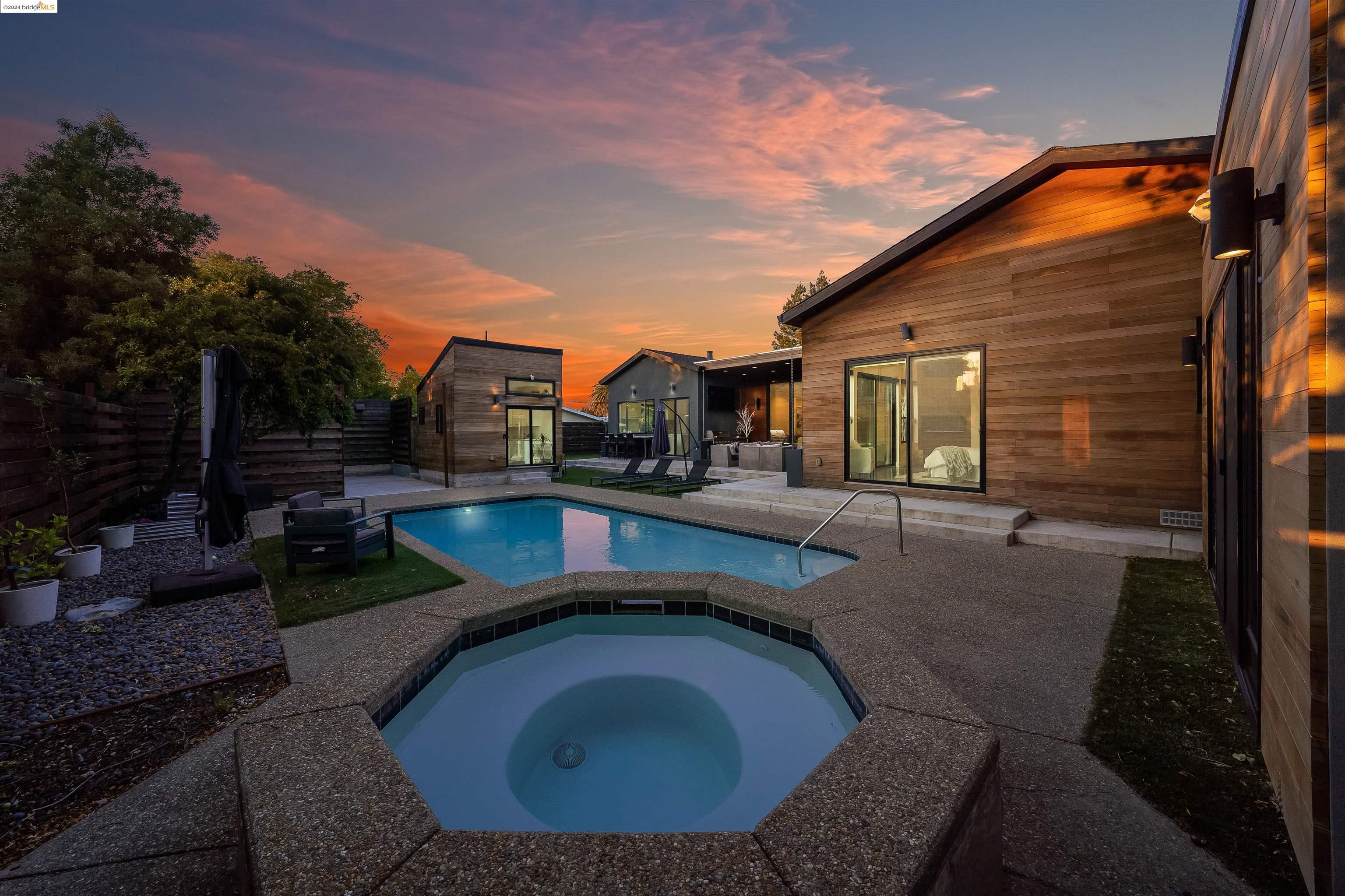 2591 Buena Vista Ave