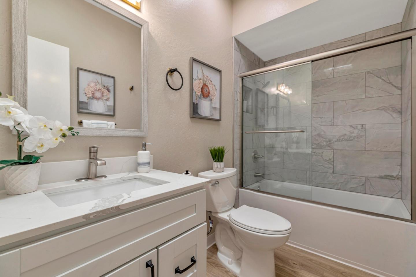 172 Marylinn DR