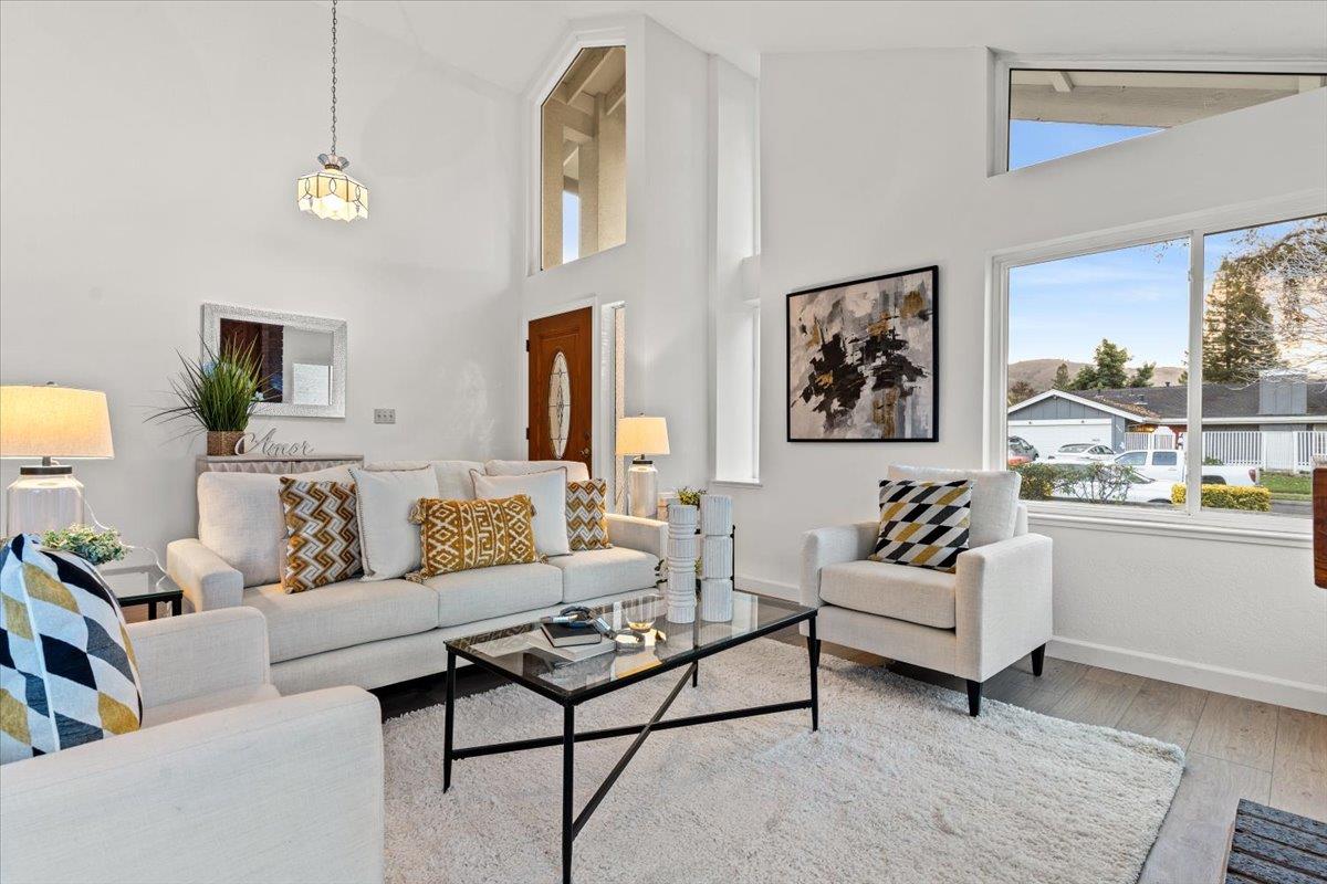 7206 Via Lomas