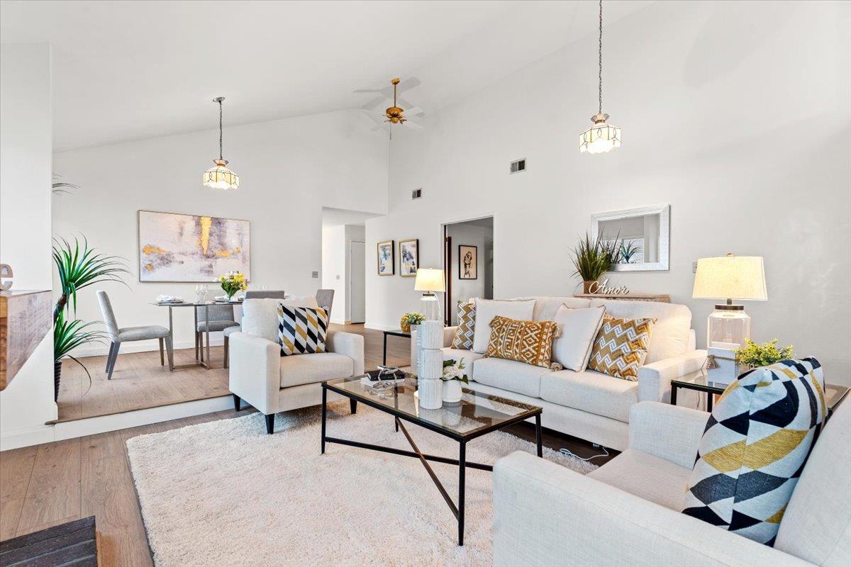 7206 Via Lomas