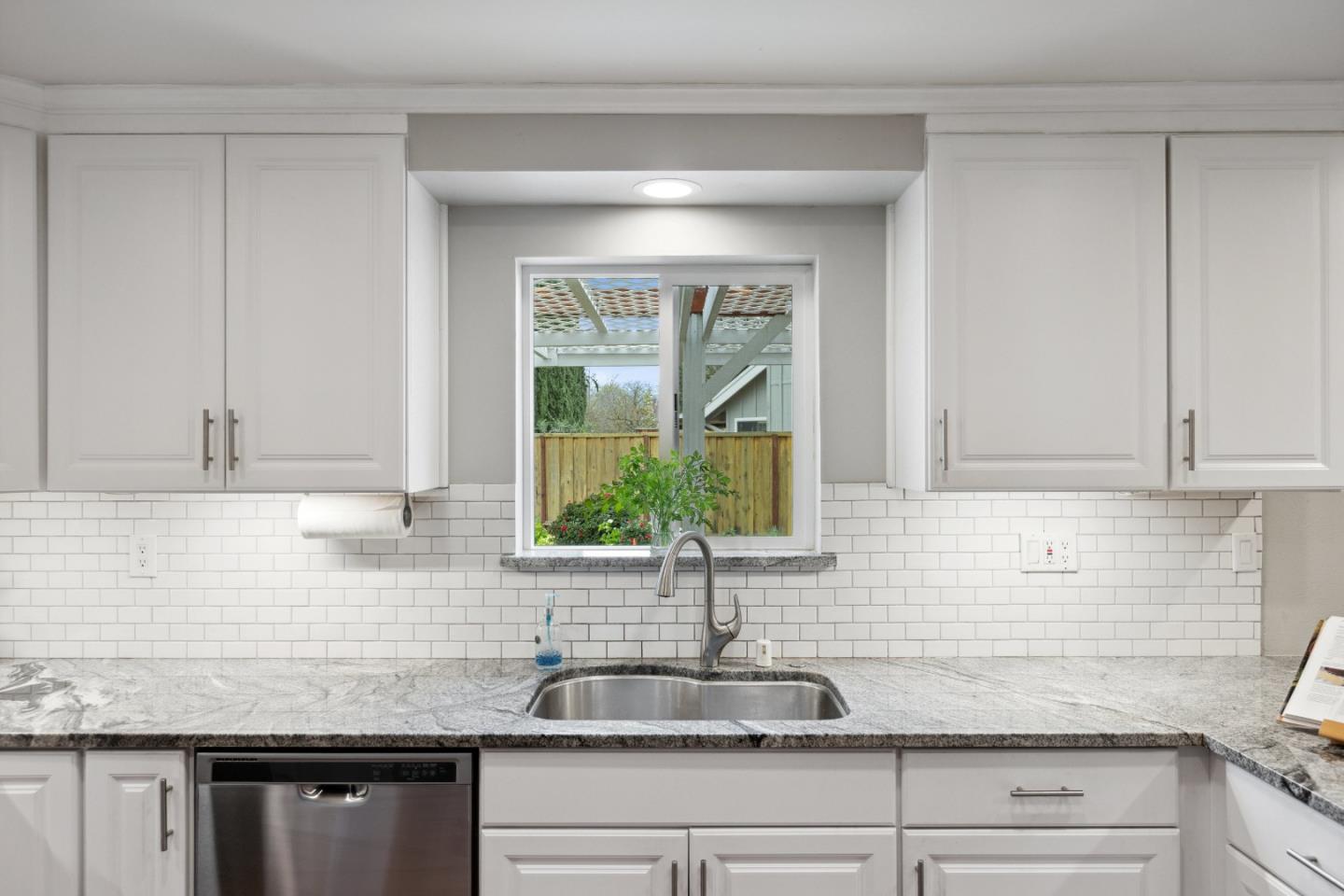 17586 Carriage Lamp WAY