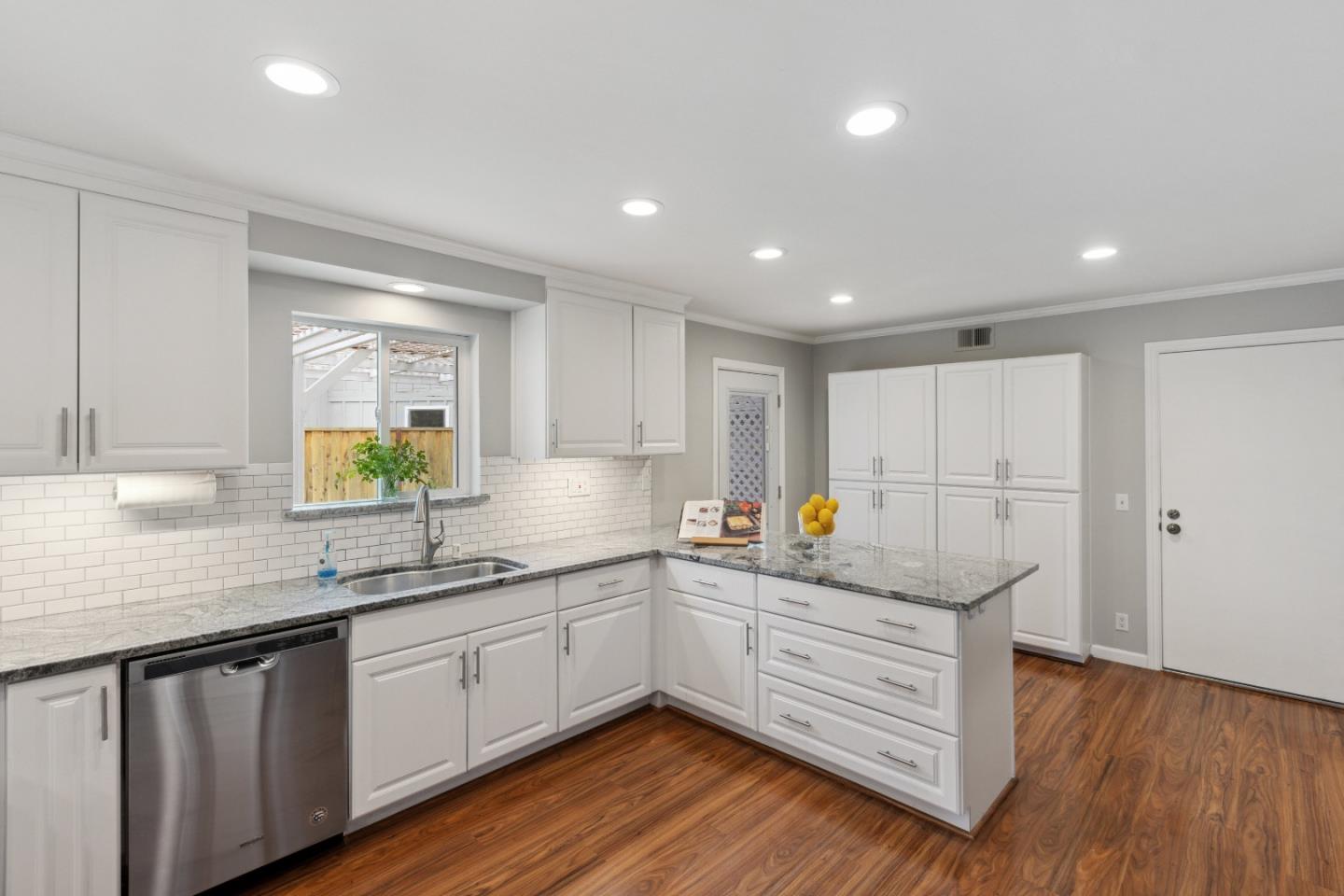 17586 Carriage Lamp WAY