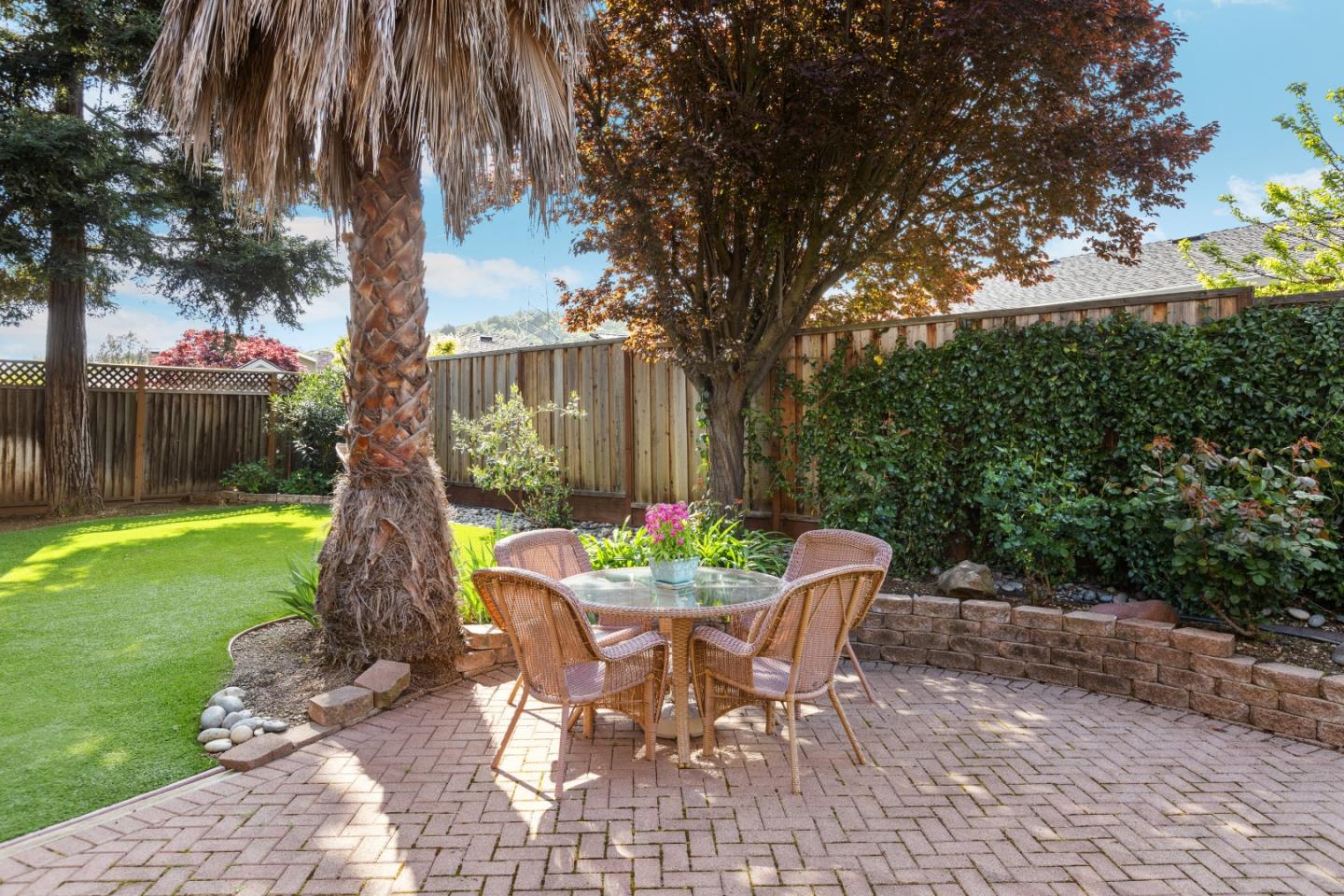 15360 La Rocca DR