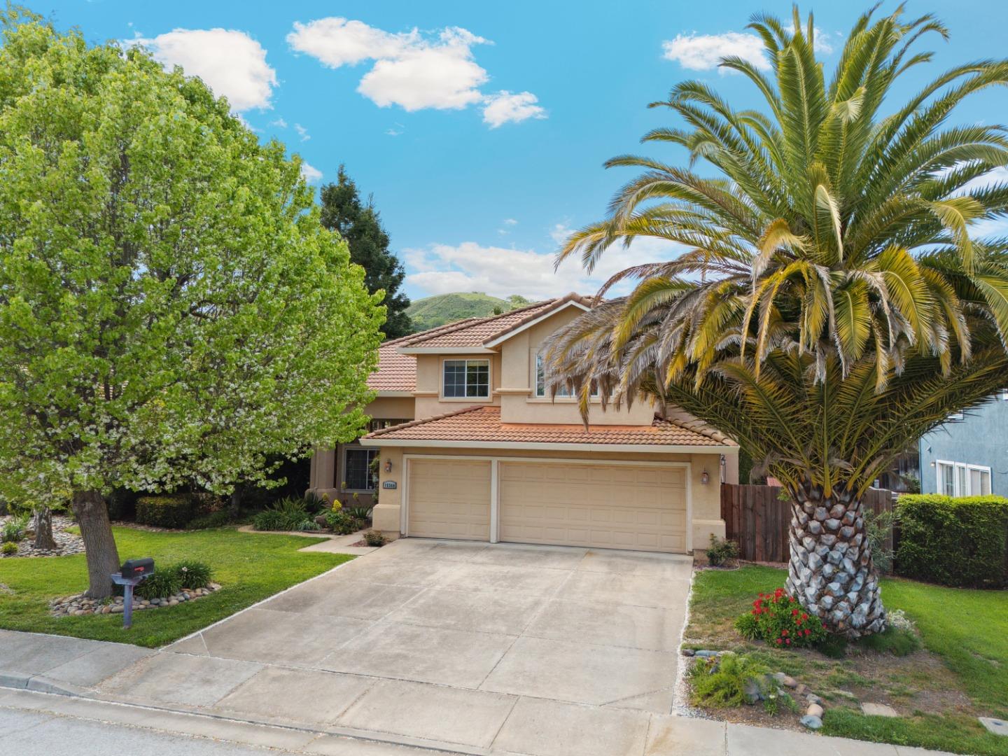 15360 La Rocca DR