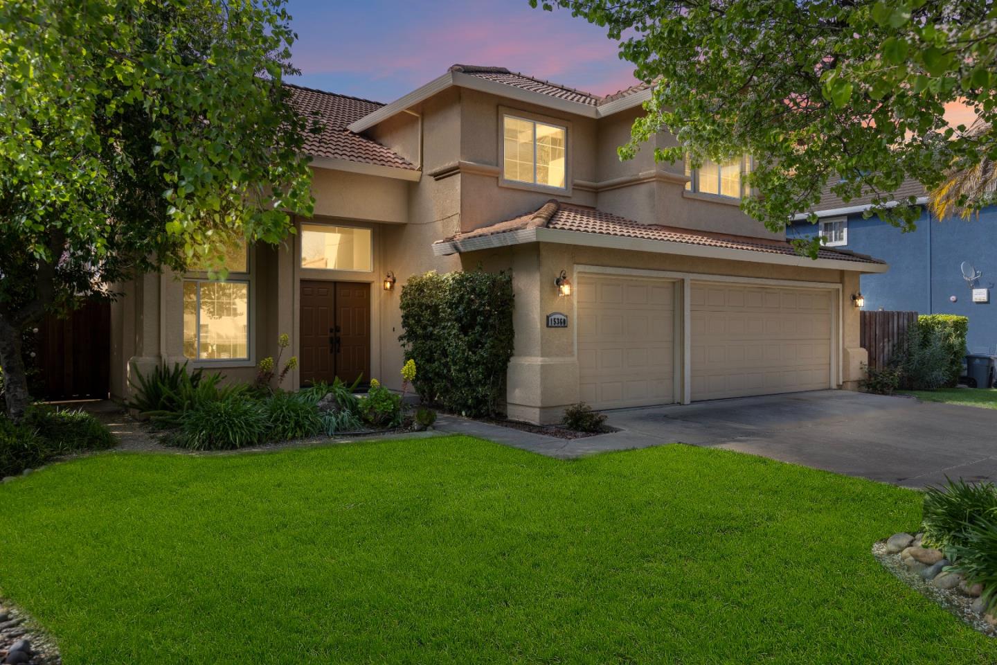 15360 La Rocca DR