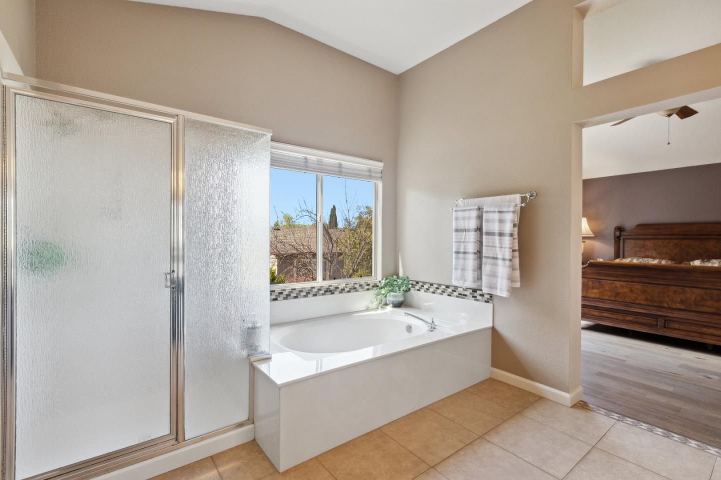 15360 La Rocca DR