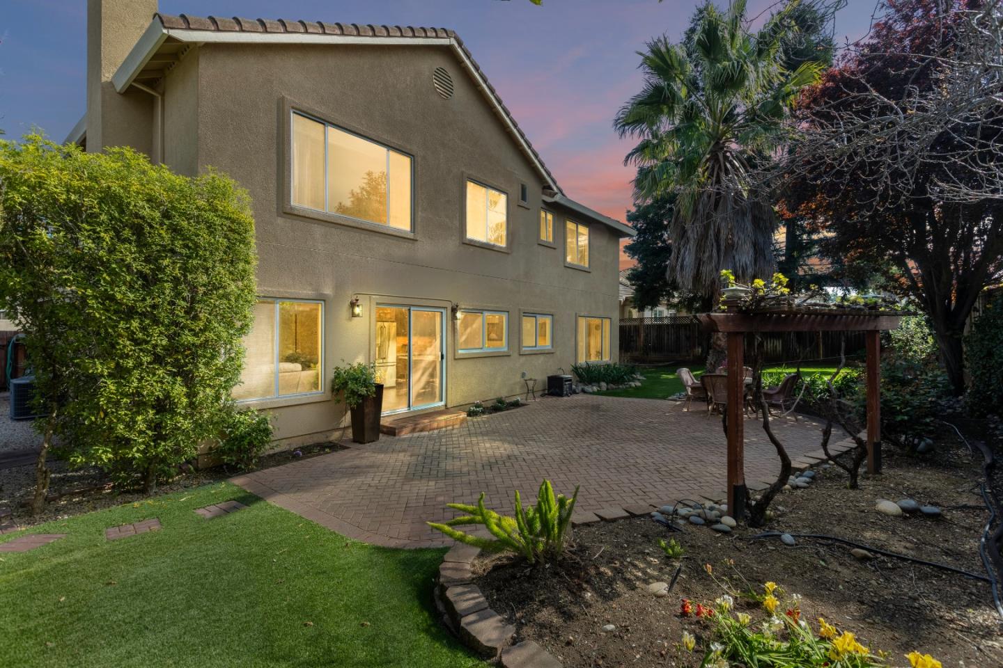 15360 La Rocca DR