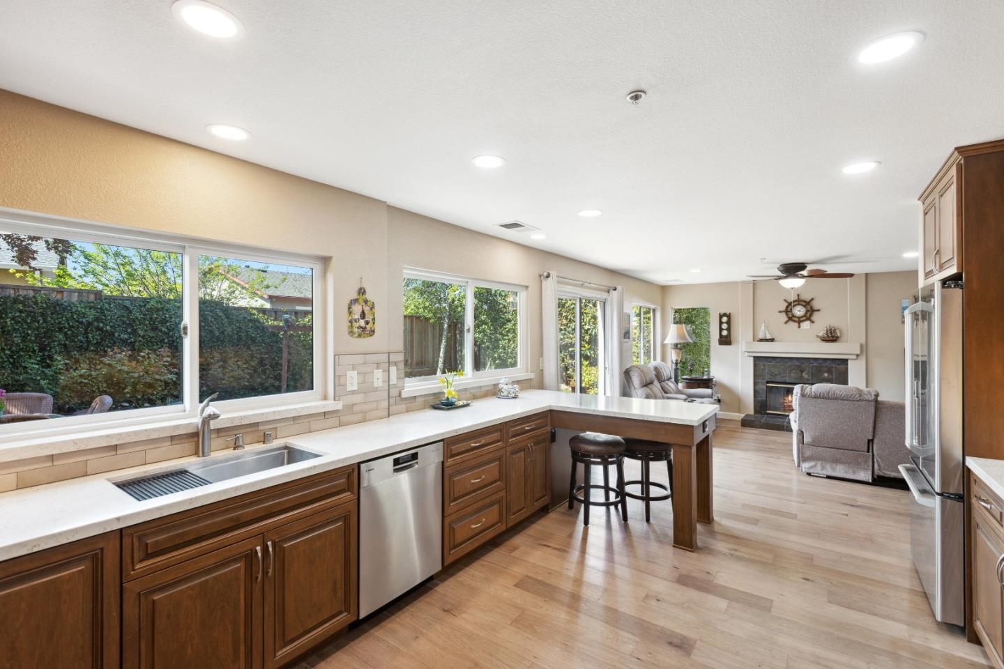 15360 La Rocca DR