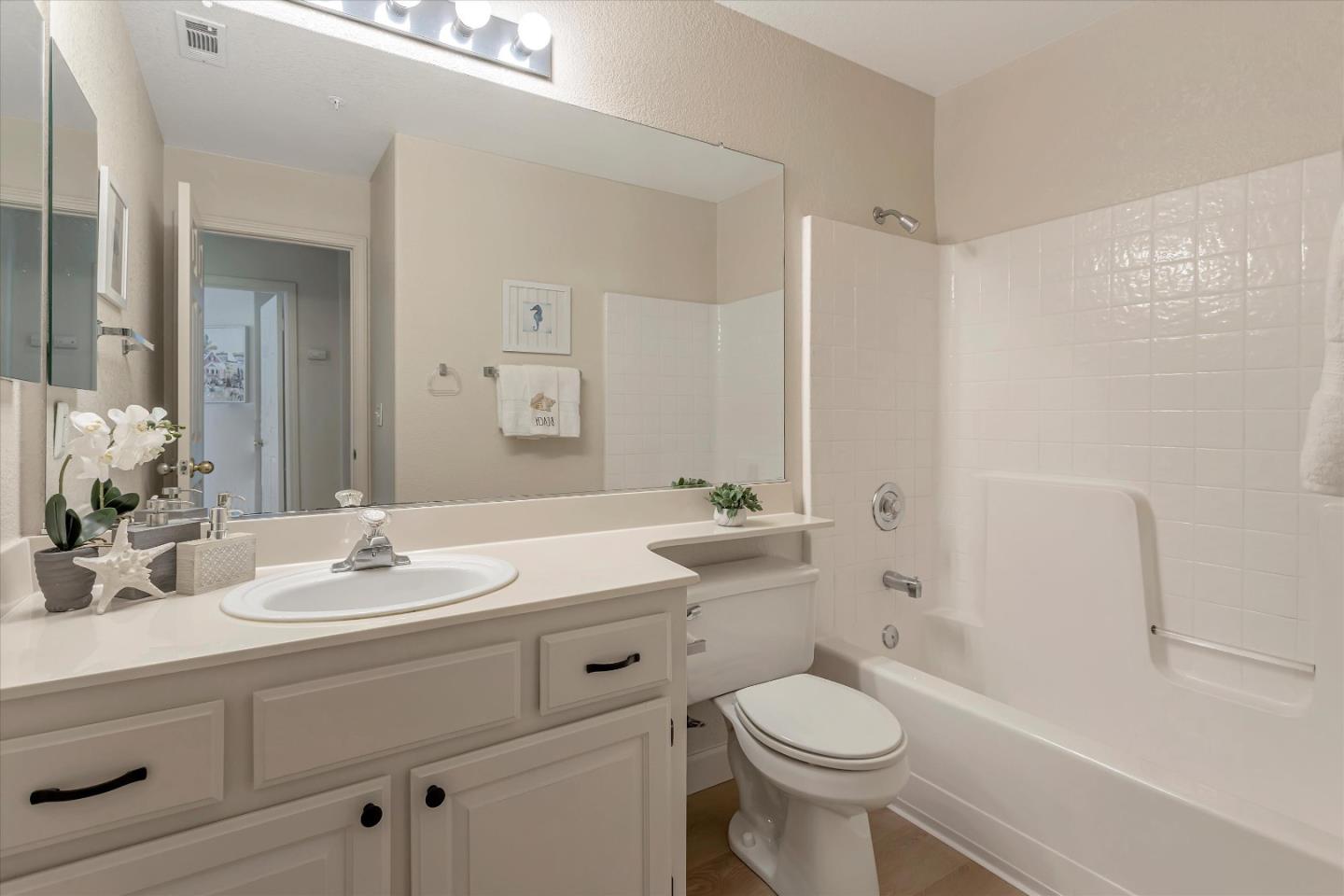 401 Camille CIR 11