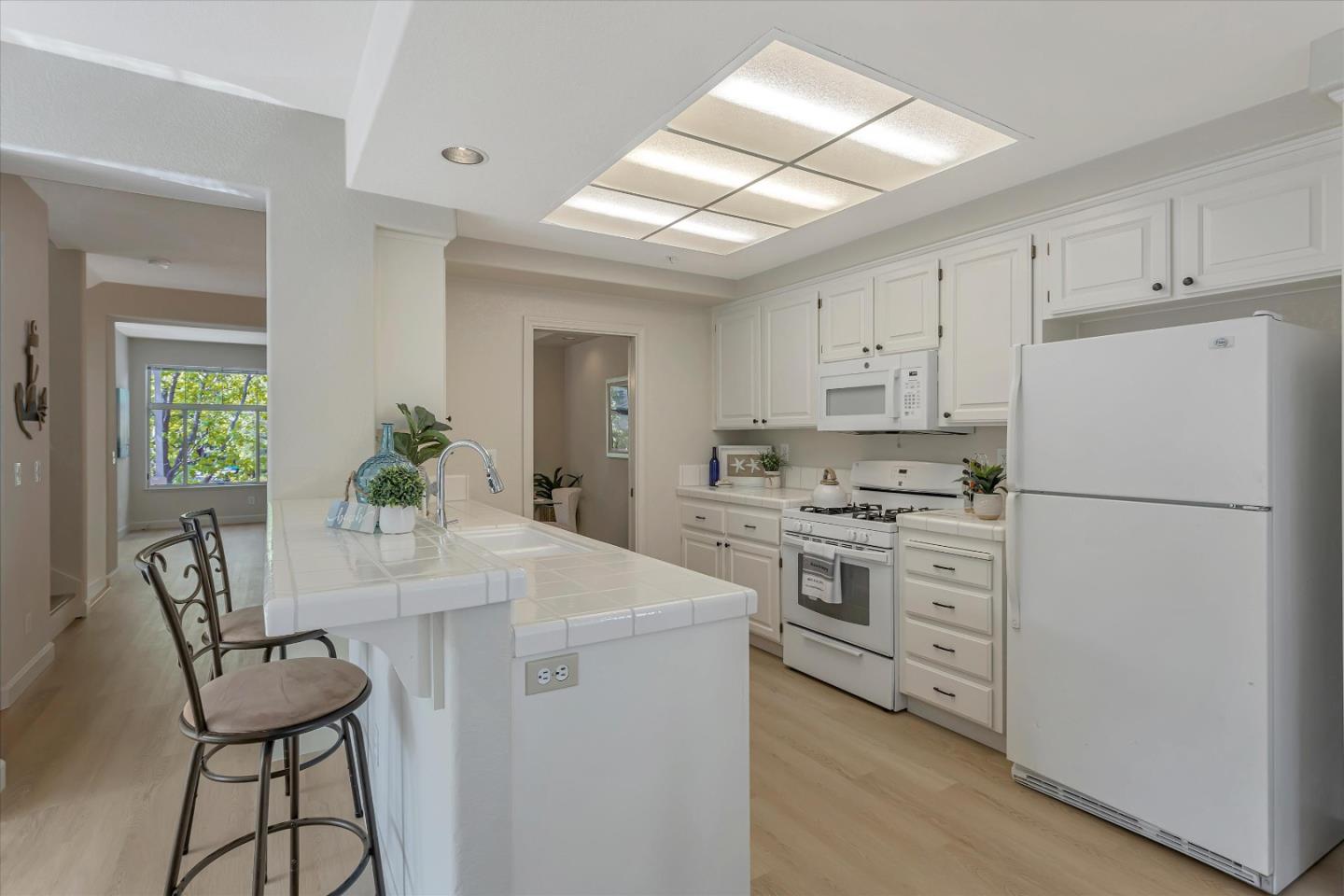401 Camille CIR 11